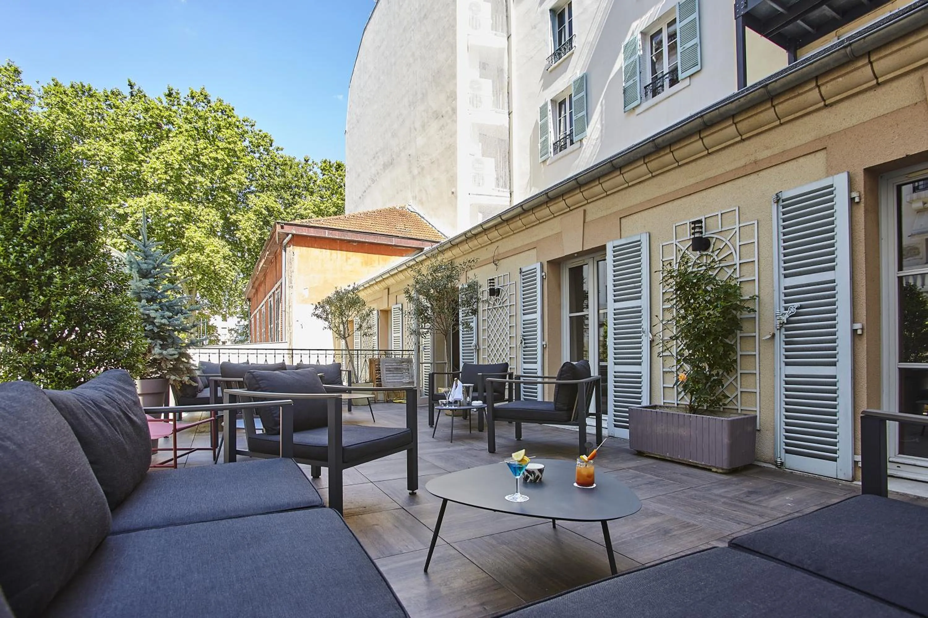 Property building in Hôtel Les Nations The Originals Boutique VICHY