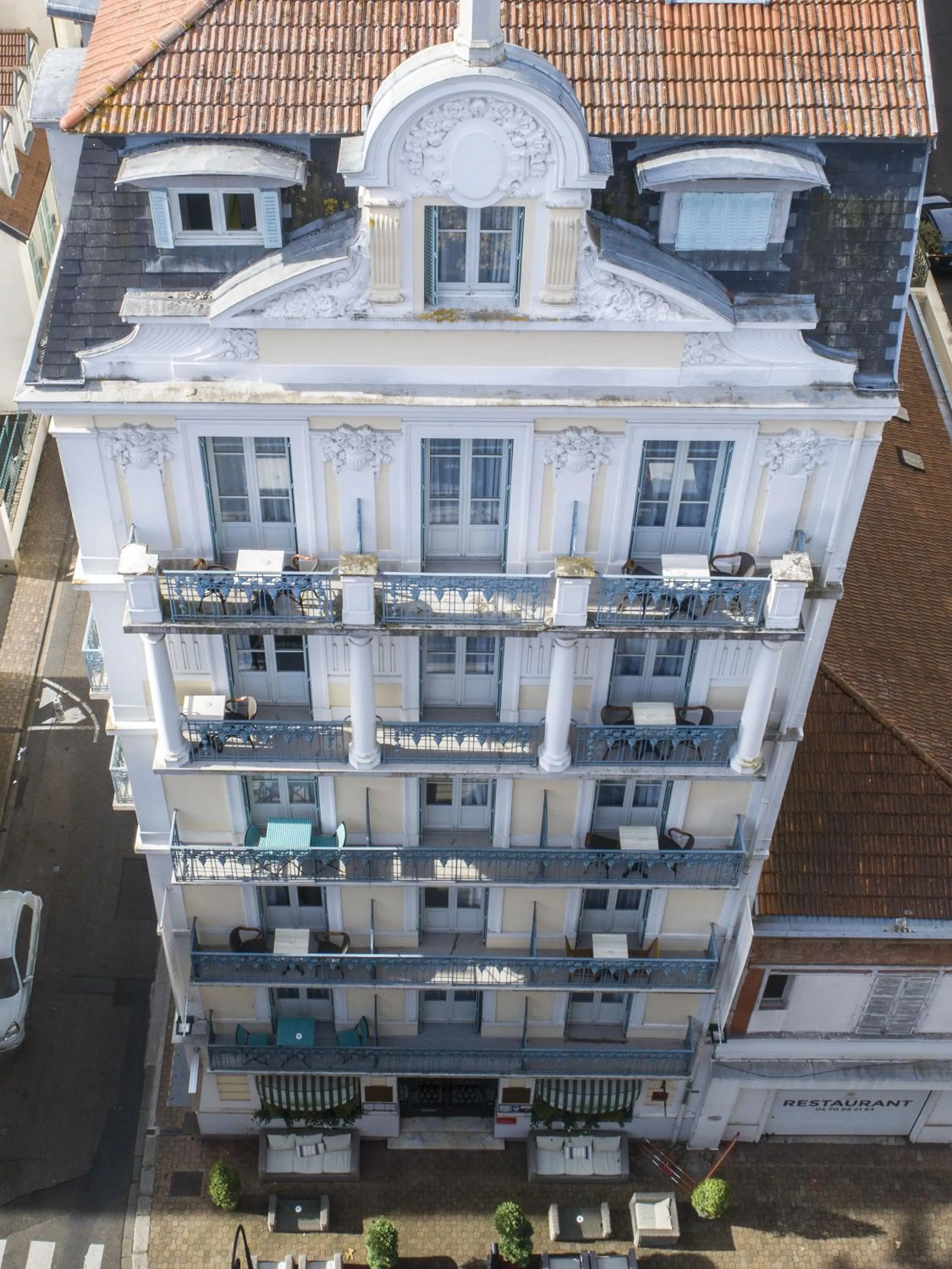 Property building in Hôtel Les Nations The Originals Boutique VICHY