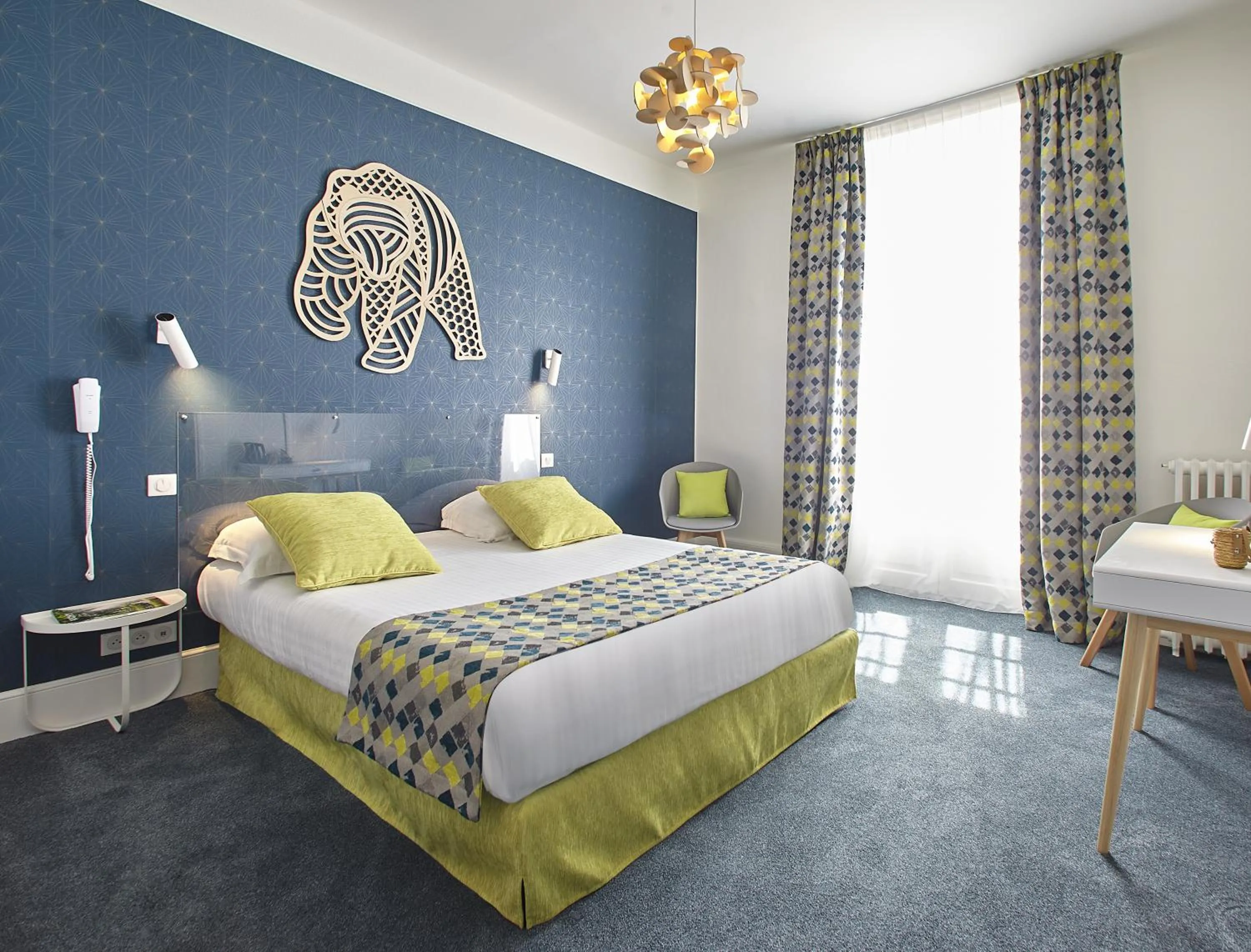 Bed in Hôtel Les Nations The Originals Boutique VICHY