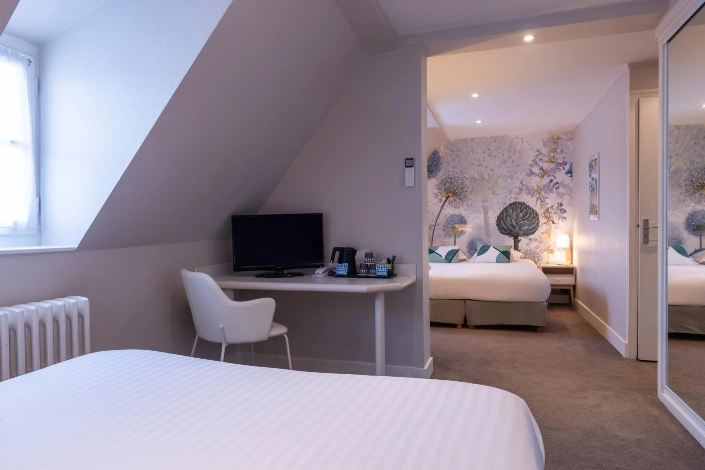 Bed in Hôtel Les Nations The Originals Boutique VICHY