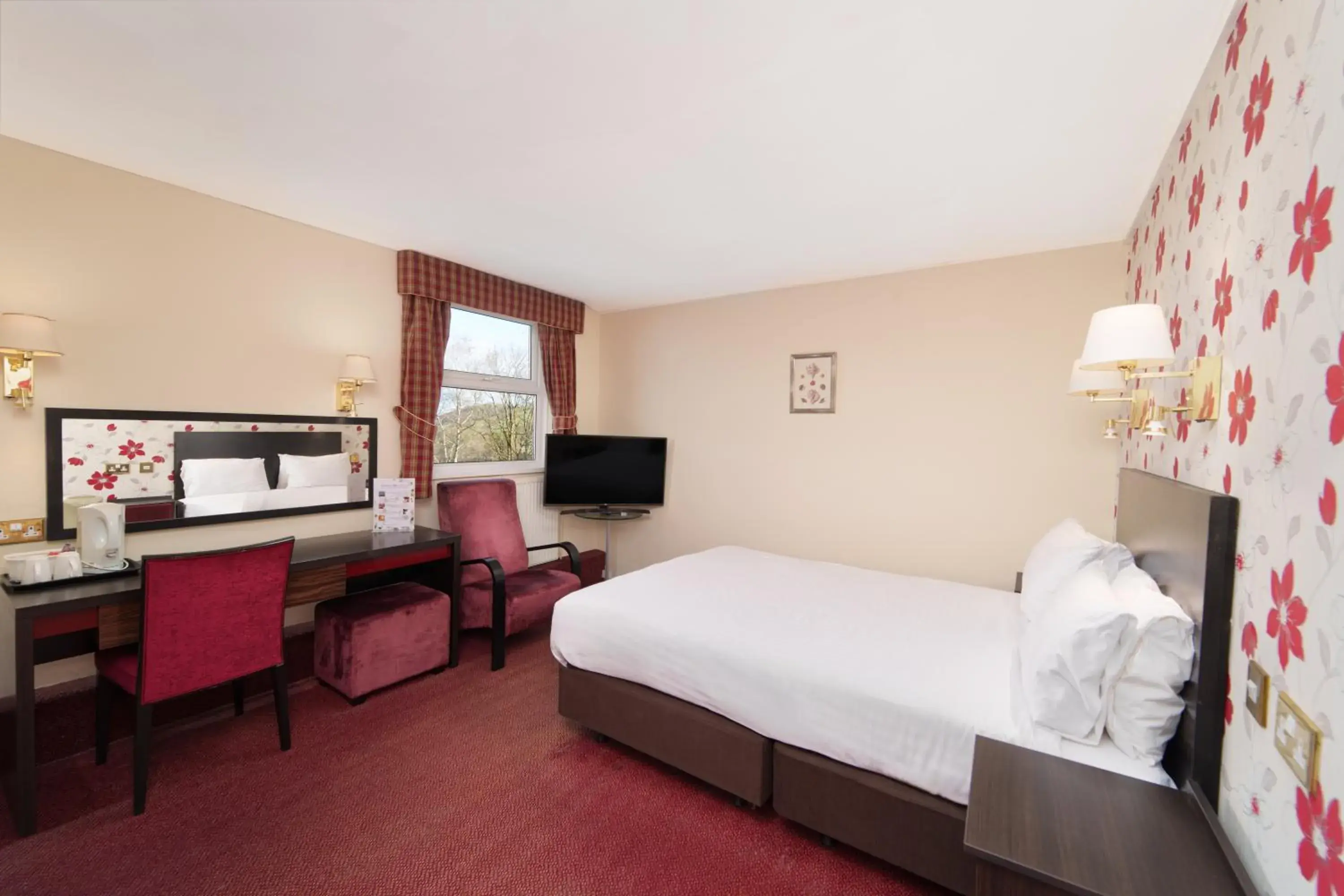Deluxe Double Room in Ivy Bush Royal Hotel by Compass Hospitality Deluxe Double Room in Ivy Bush Royal Hotel by Compass Hospitality