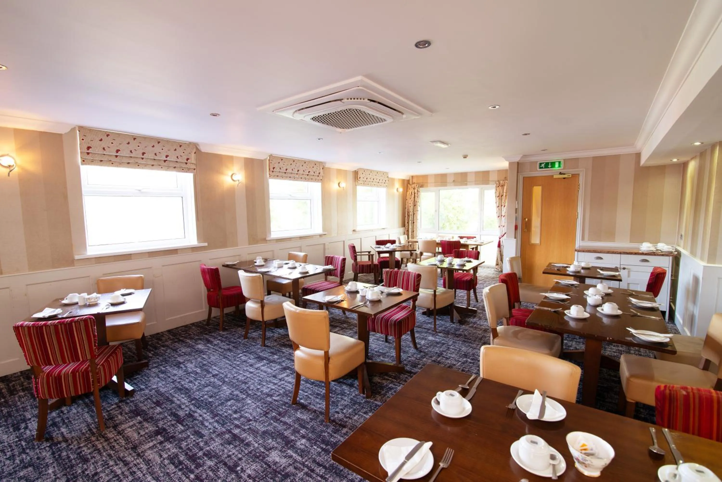Restaurant/places to eat in Ivy Bush Royal Hotel by Compass Hospitality