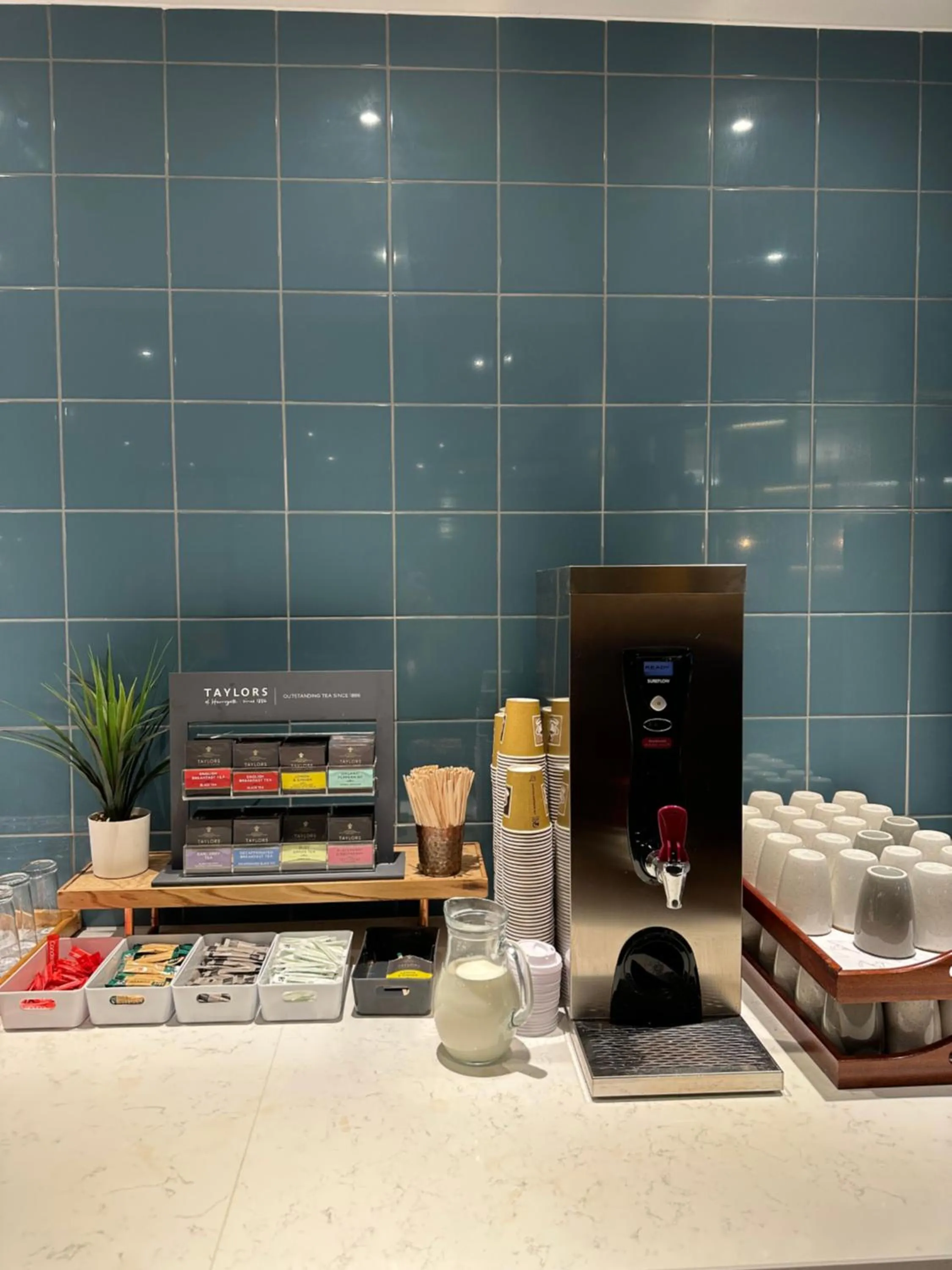 Food and drinks in DoubleTree by Hilton Stoke-on-Trent, United Kingdom