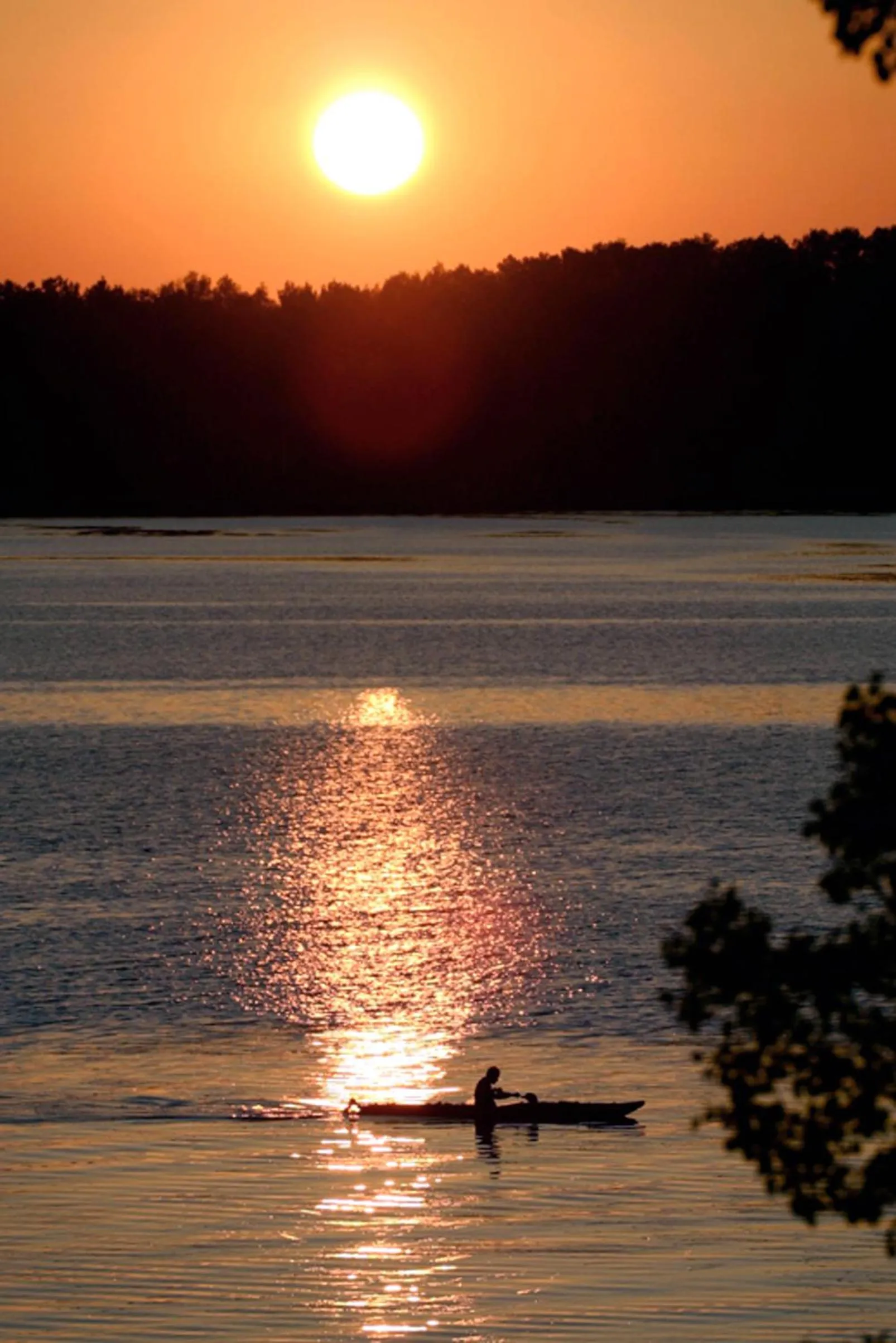People in Au Soleil Couchant