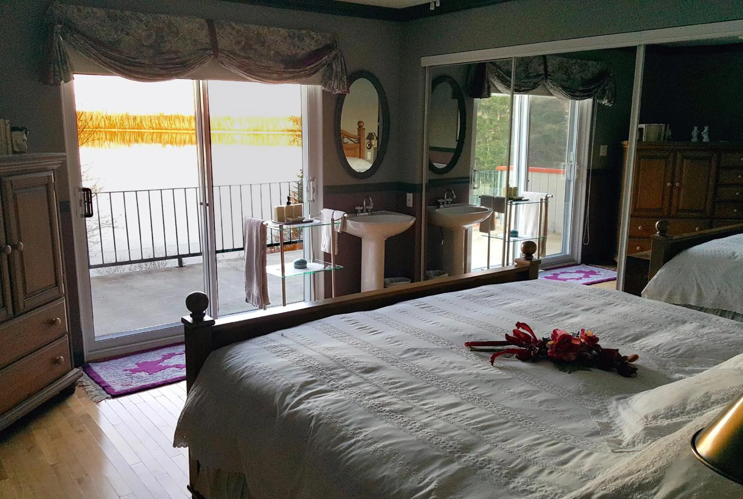 Bed in Au Soleil Couchant