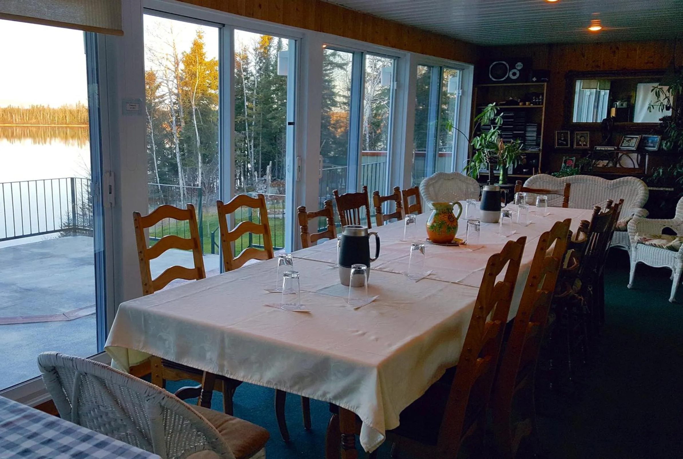 Business facilities in Au Soleil Couchant