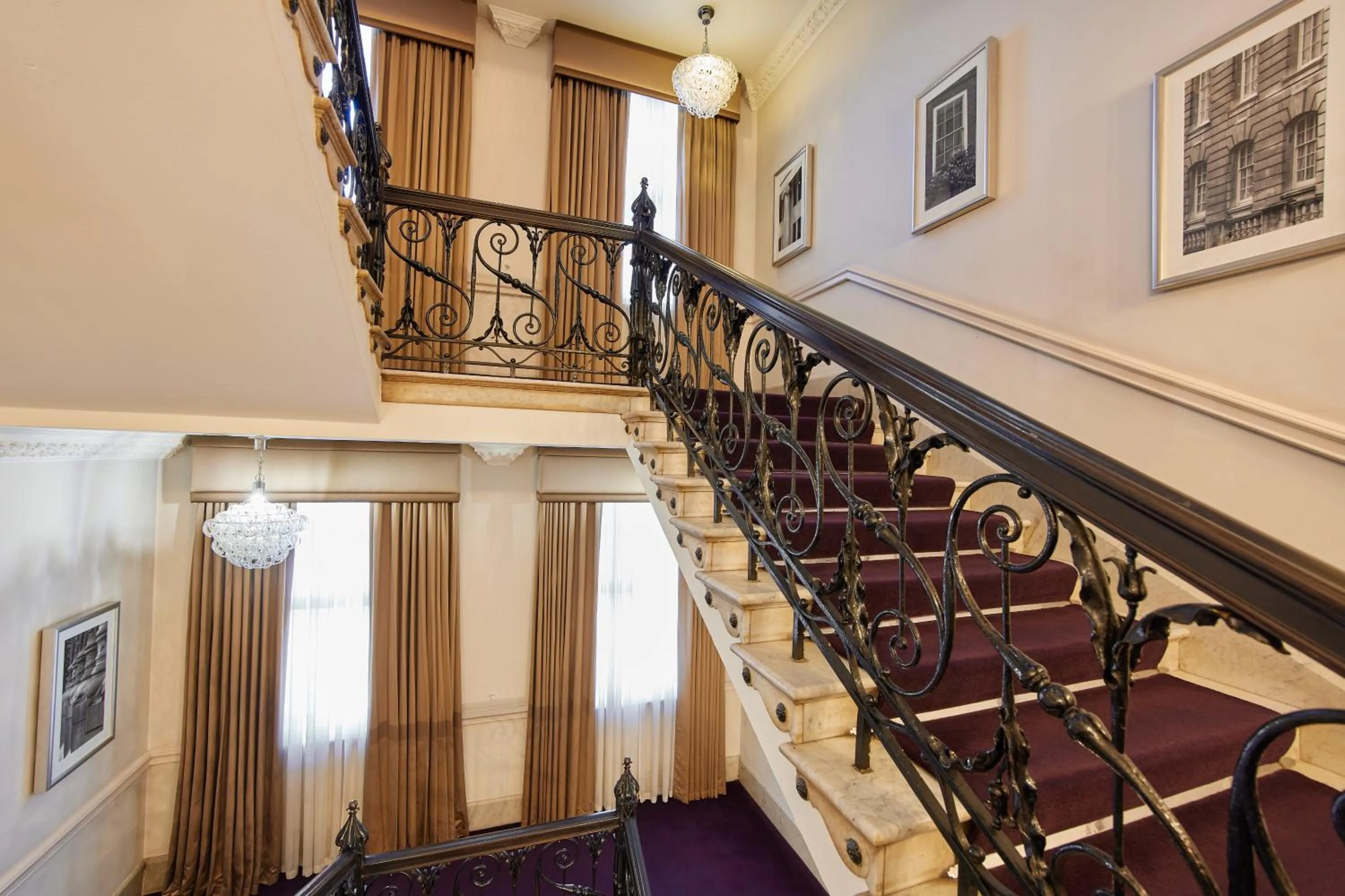 Lobby or reception in Thistle London Holborn