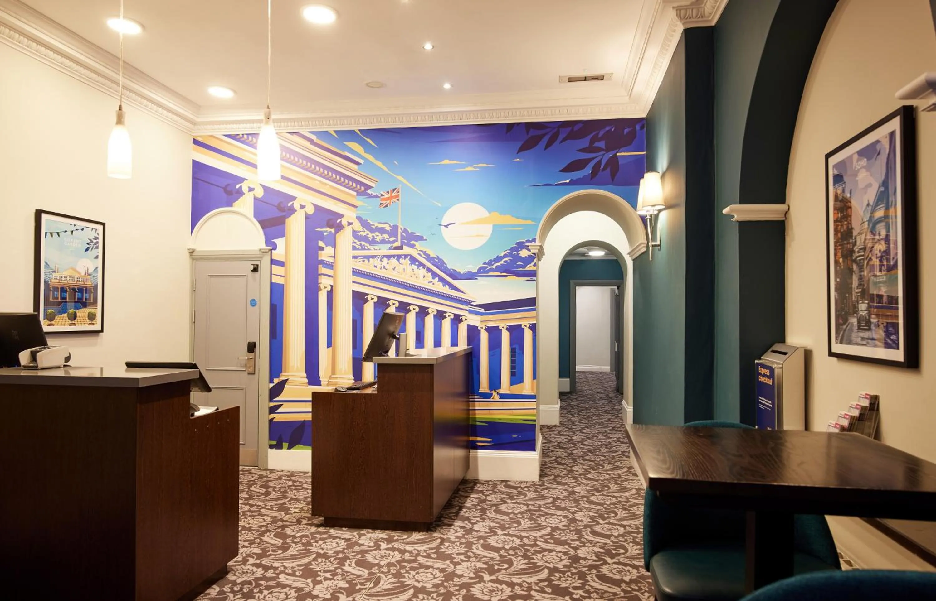 Lobby or reception in Thistle London Bloomsbury Park