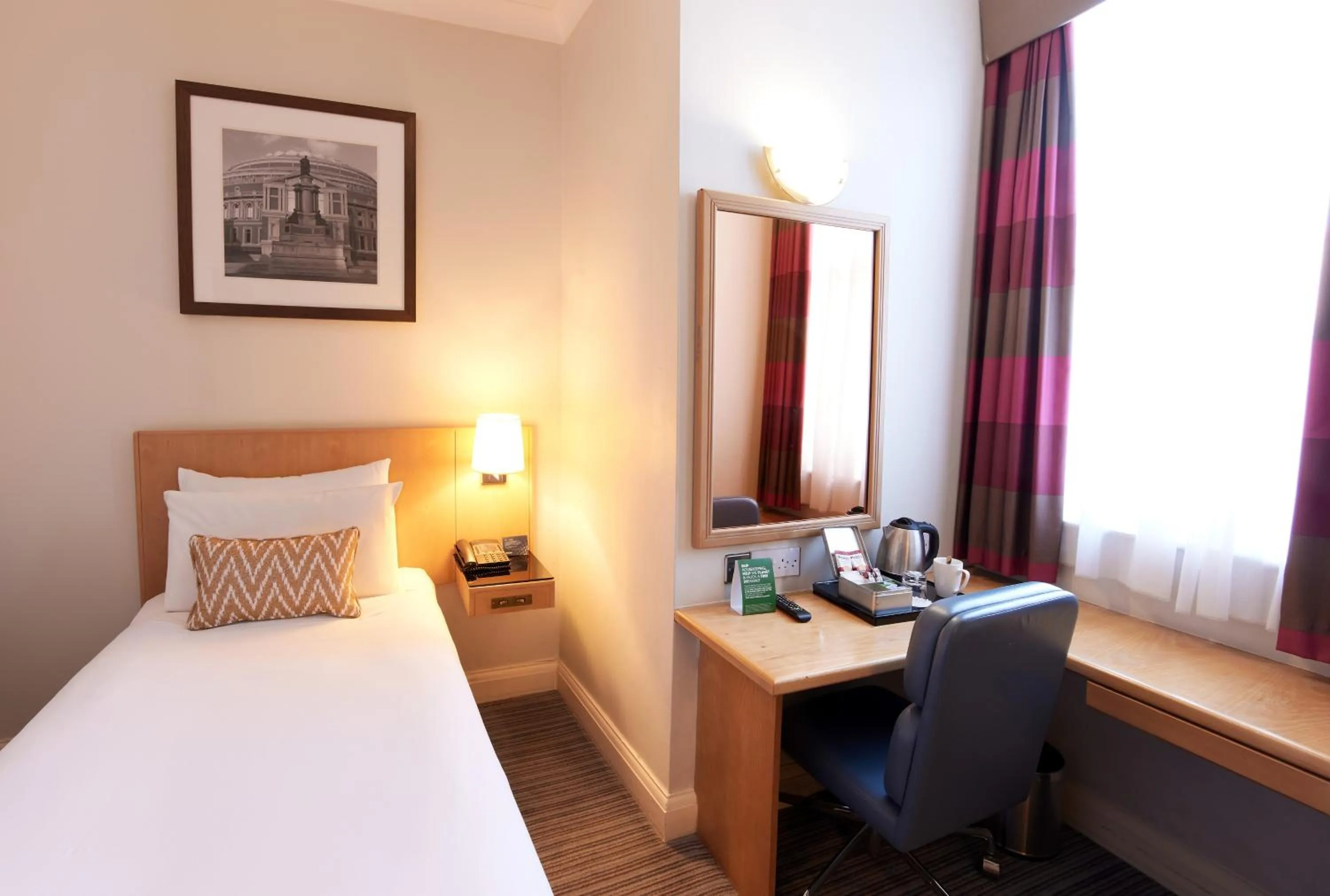 Bed in Thistle London Bloomsbury Park