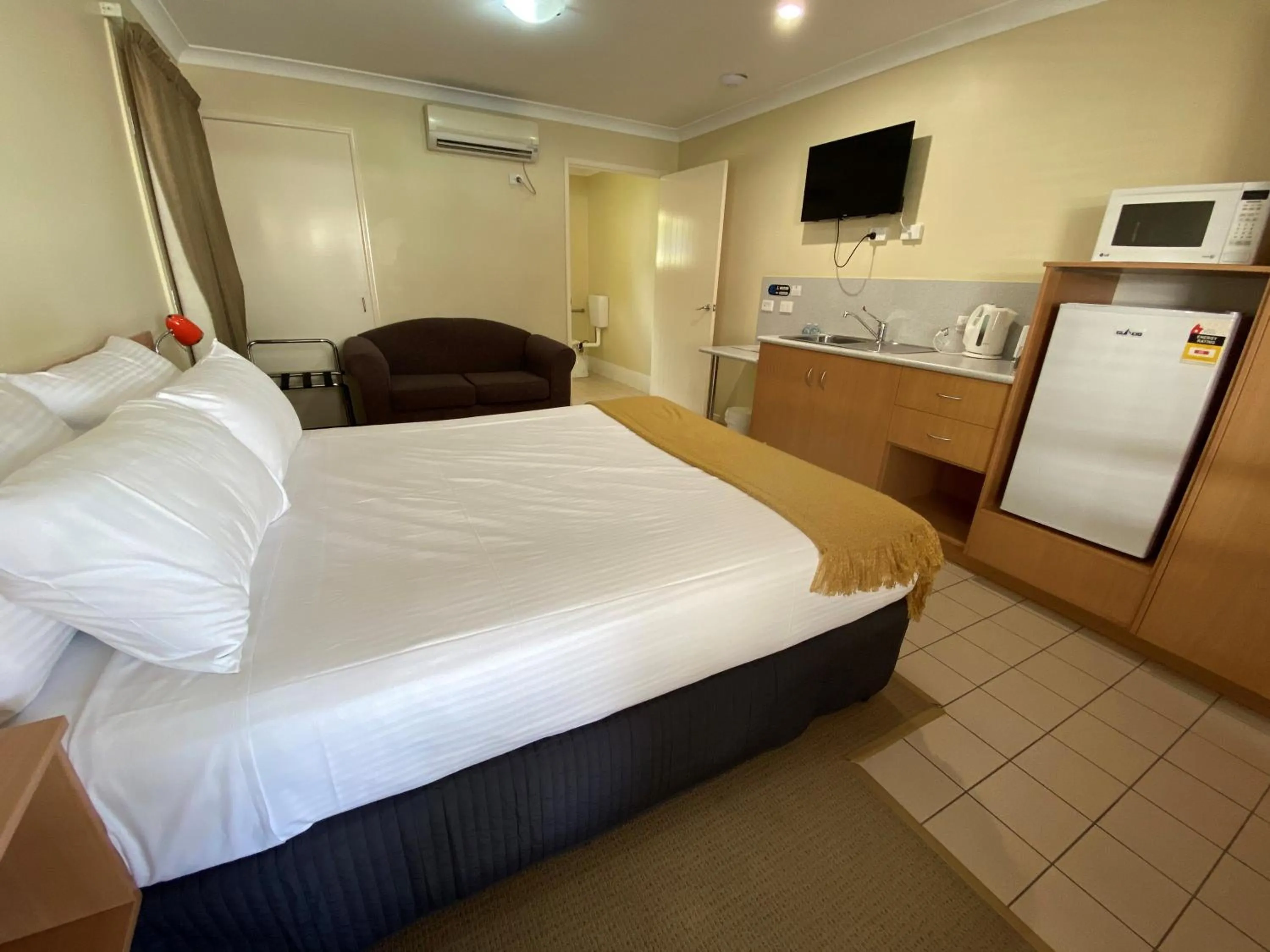 Bed in Country Roads Motor Inn Gayndah