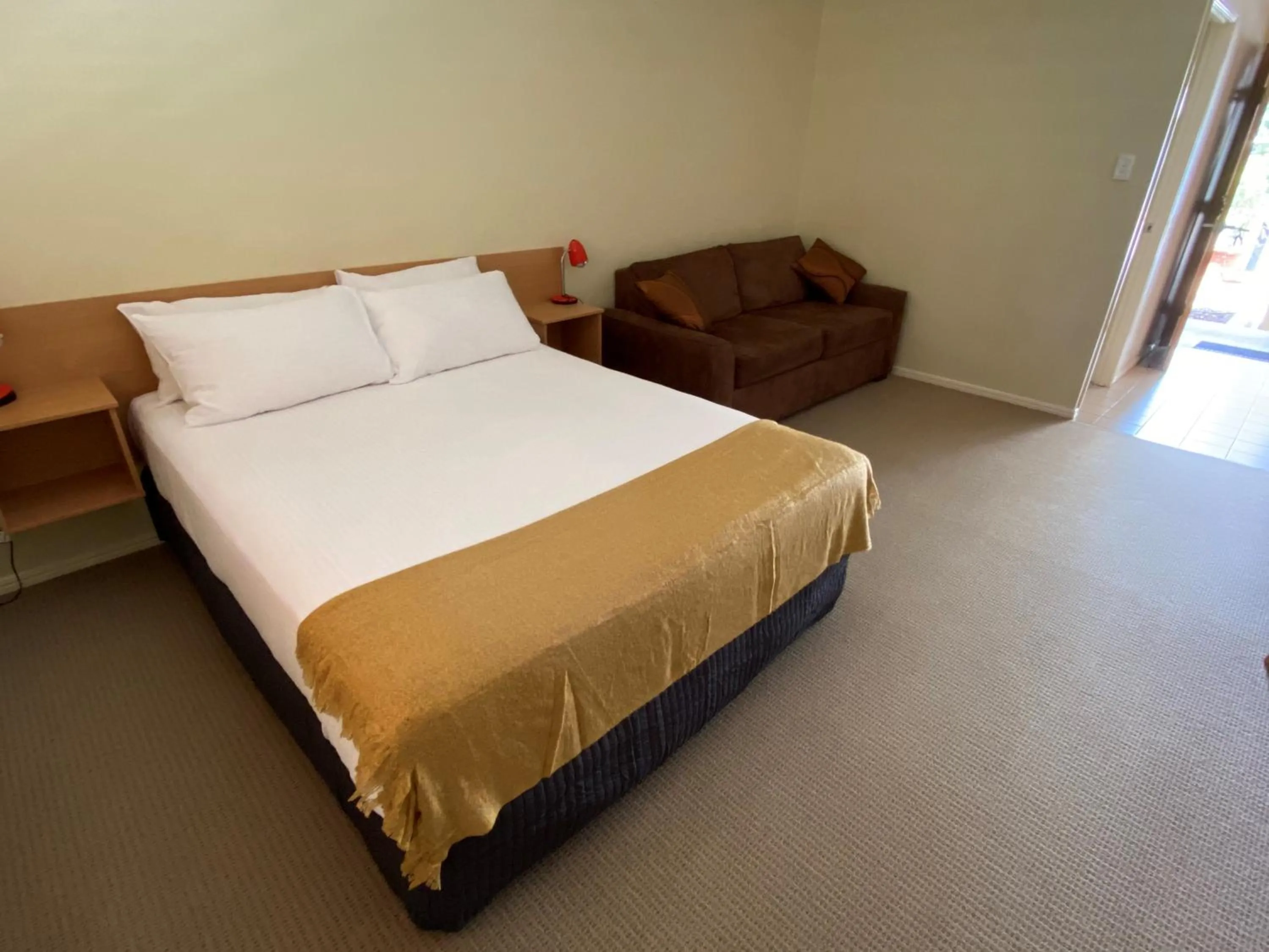 Bed in Country Roads Motor Inn Gayndah