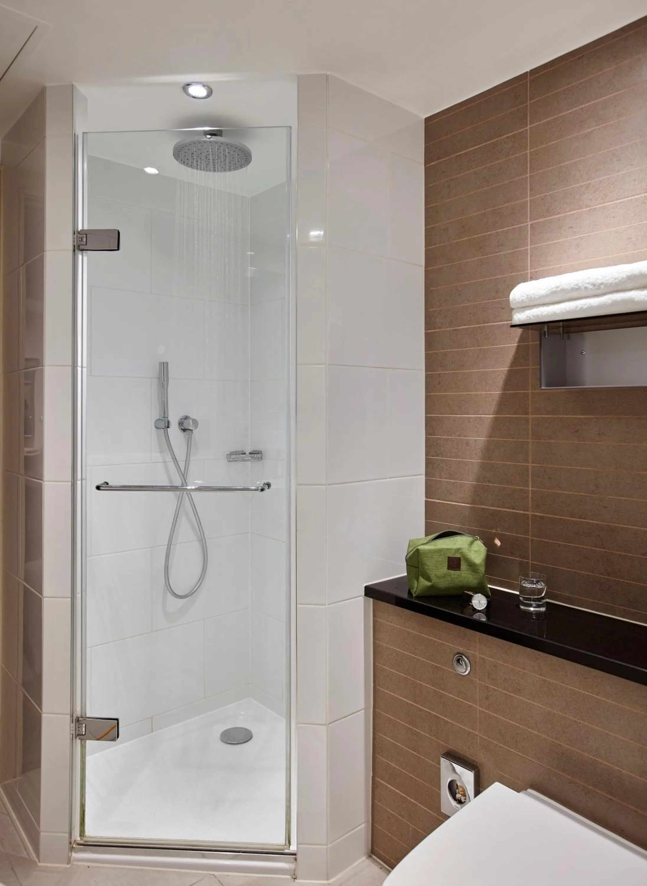 Bathroom in The Clermont London, Charing Cross