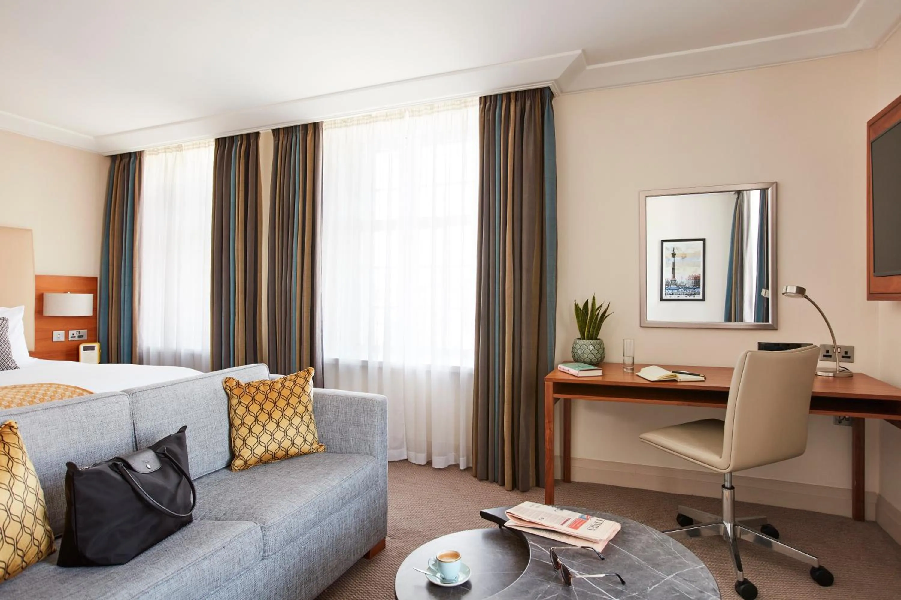 Seating area, Bed in The Clermont London, Charing Cross