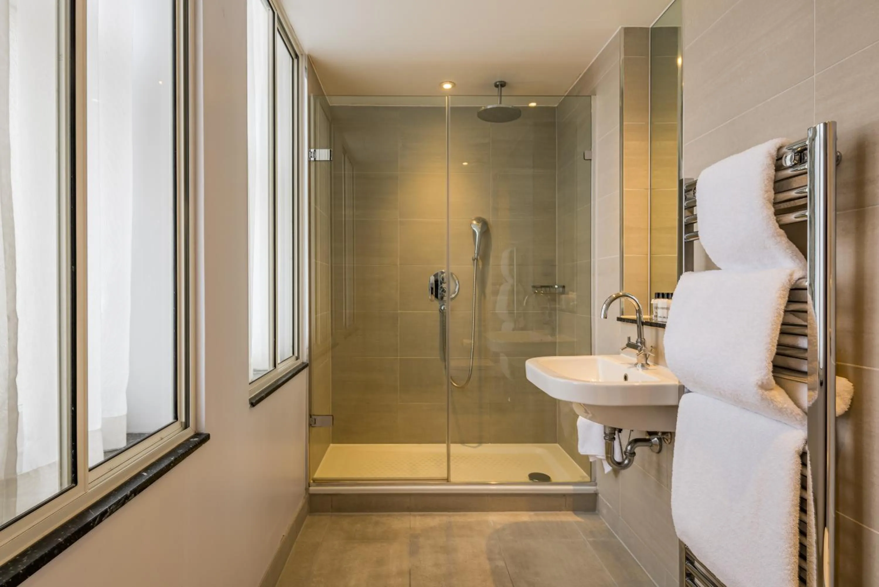 Shower in The Clermont London, Charing Cross