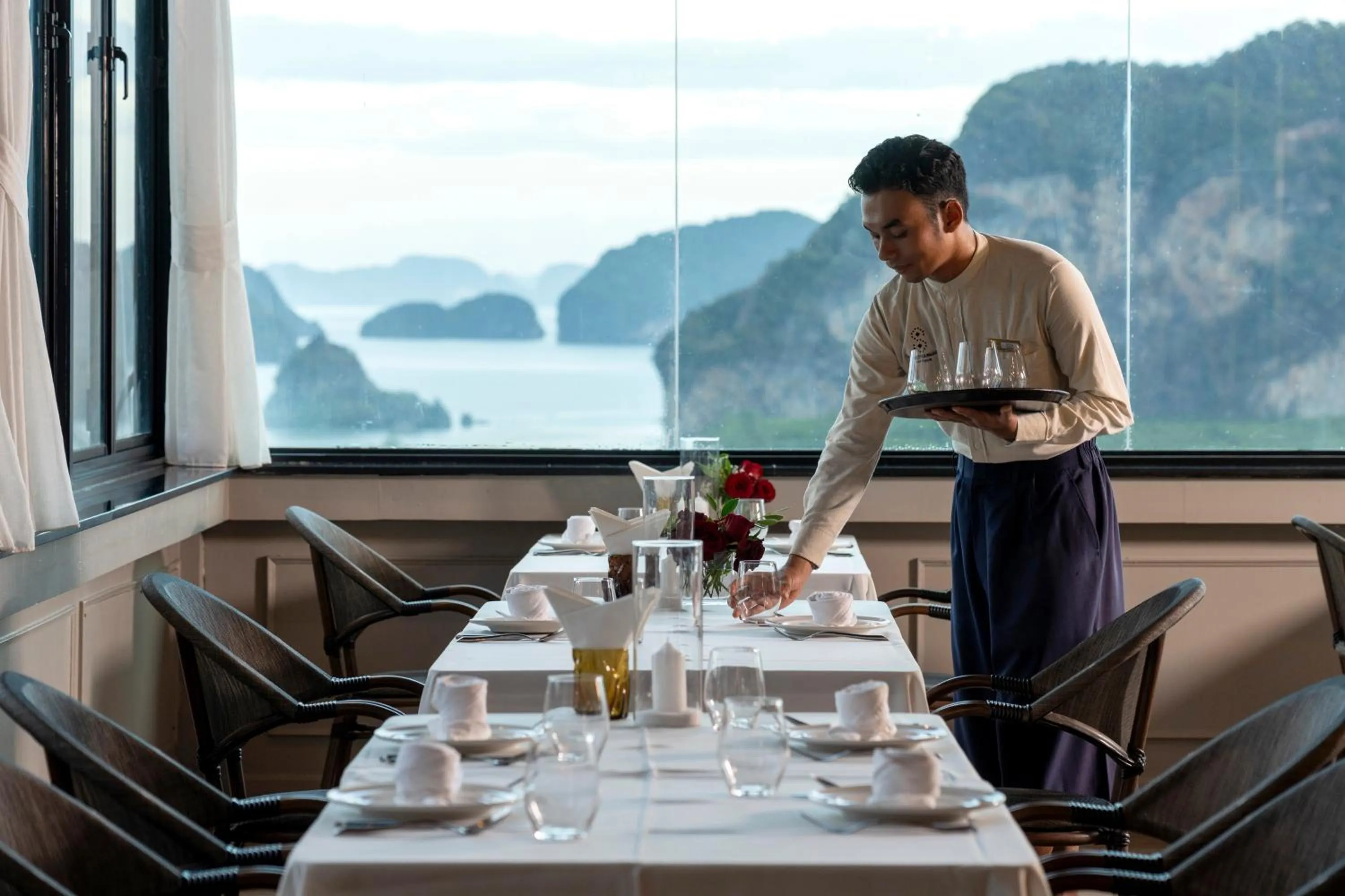 People in Sametnangshe Boutique