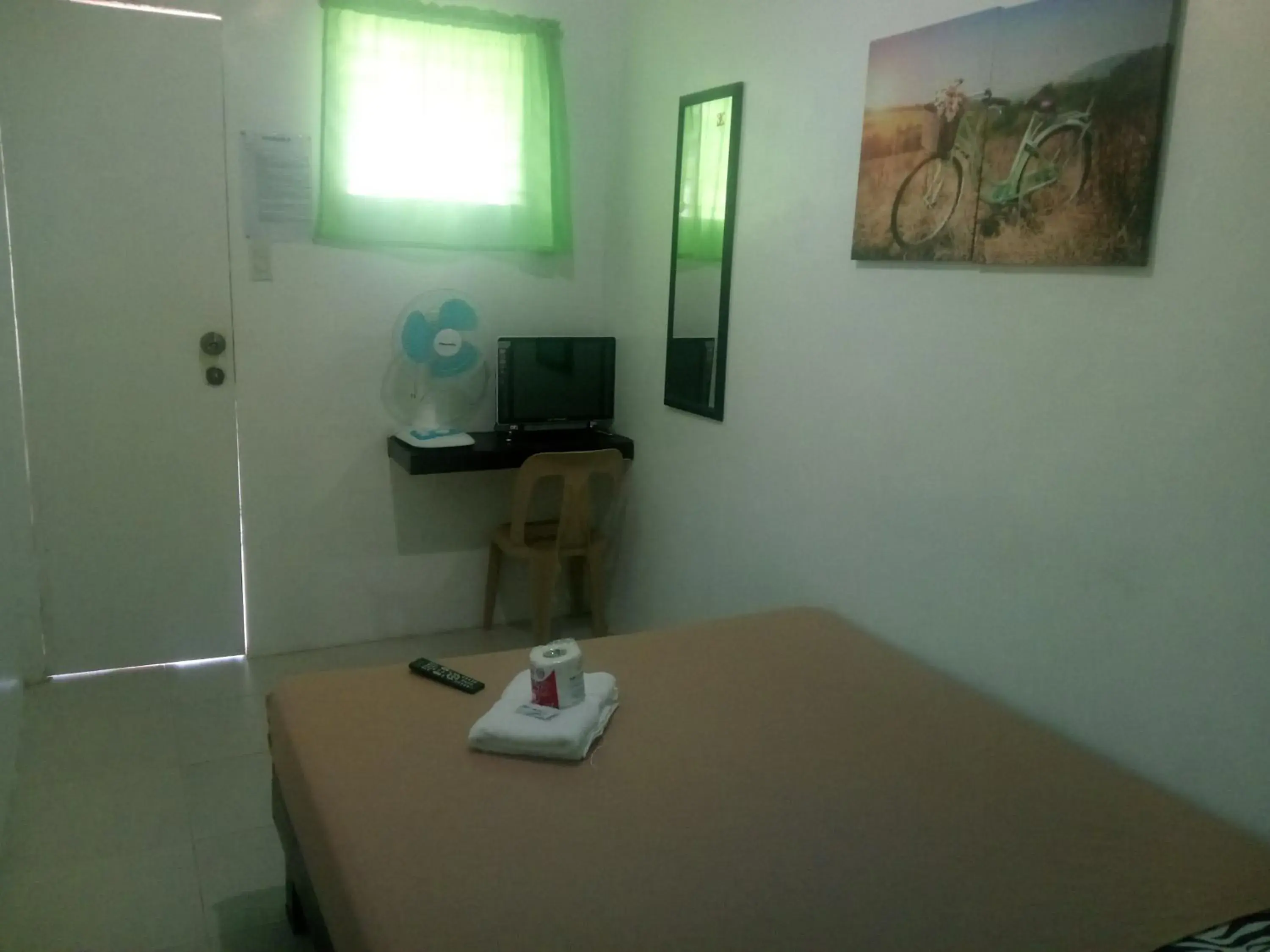 Small Double Room in Dahilig Resort Small Double Room in Dahilig Resort