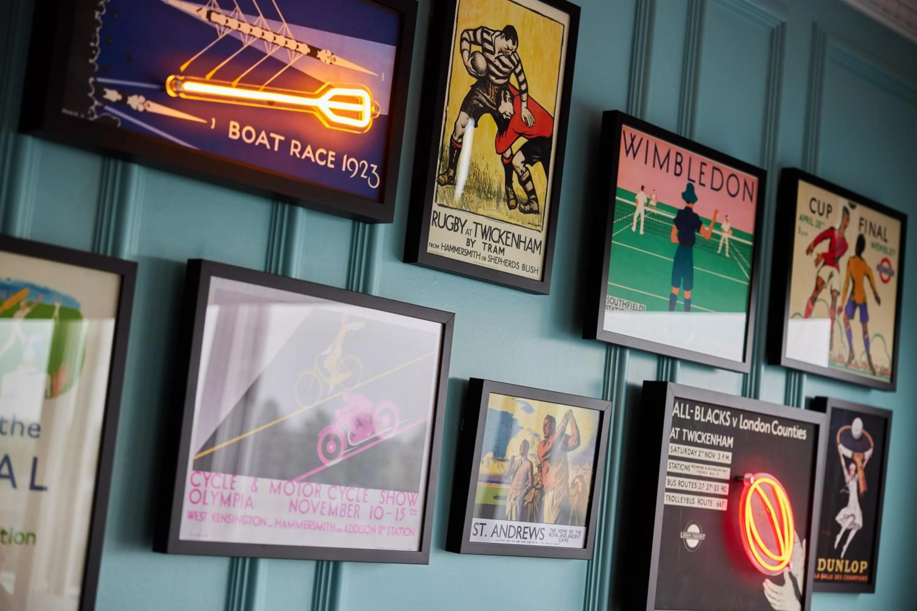 Restaurant/places to eat in Thistle London Heathrow Terminal 5