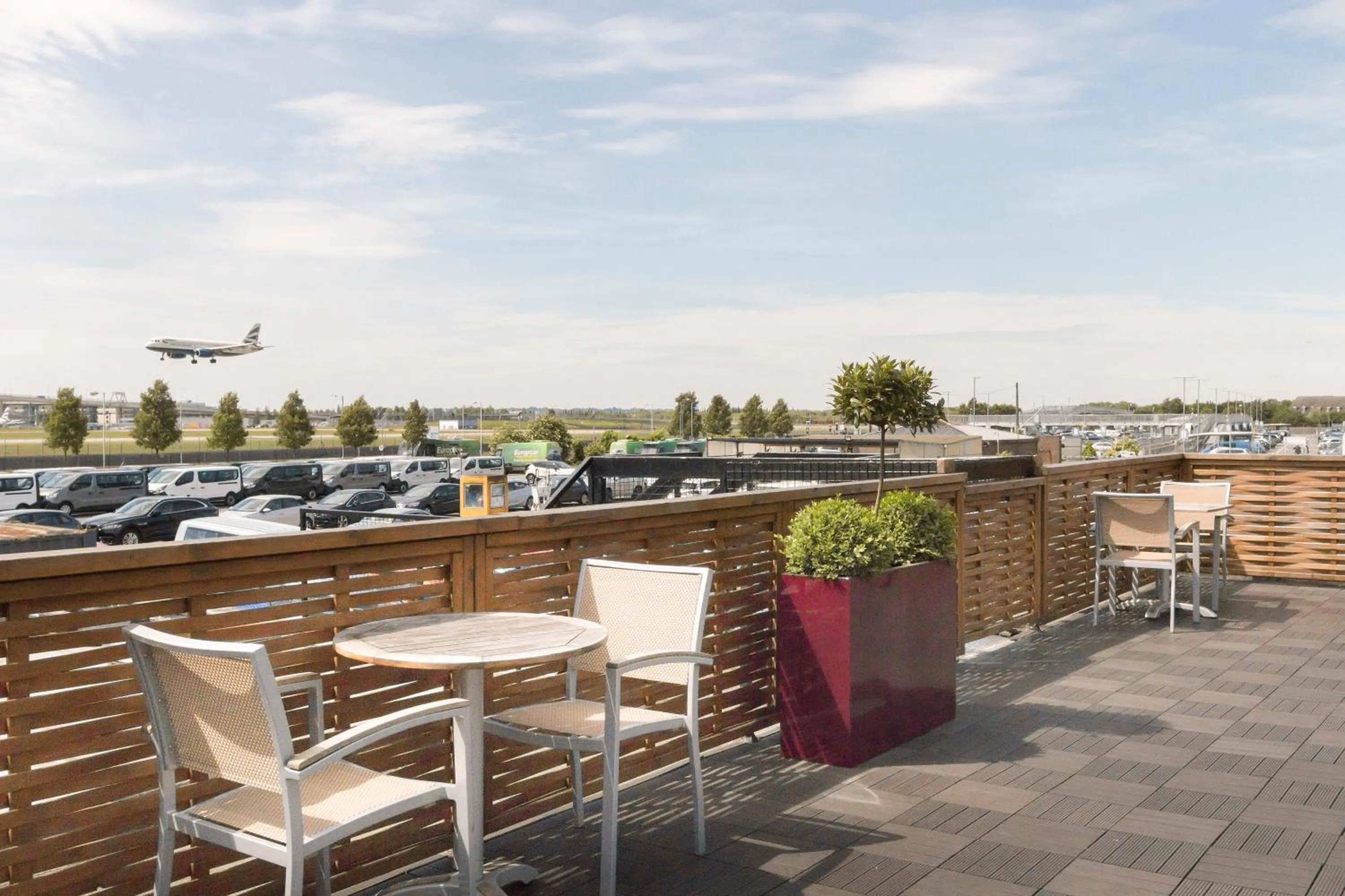 Balcony/Terrace in Thistle London Heathrow Terminal 5