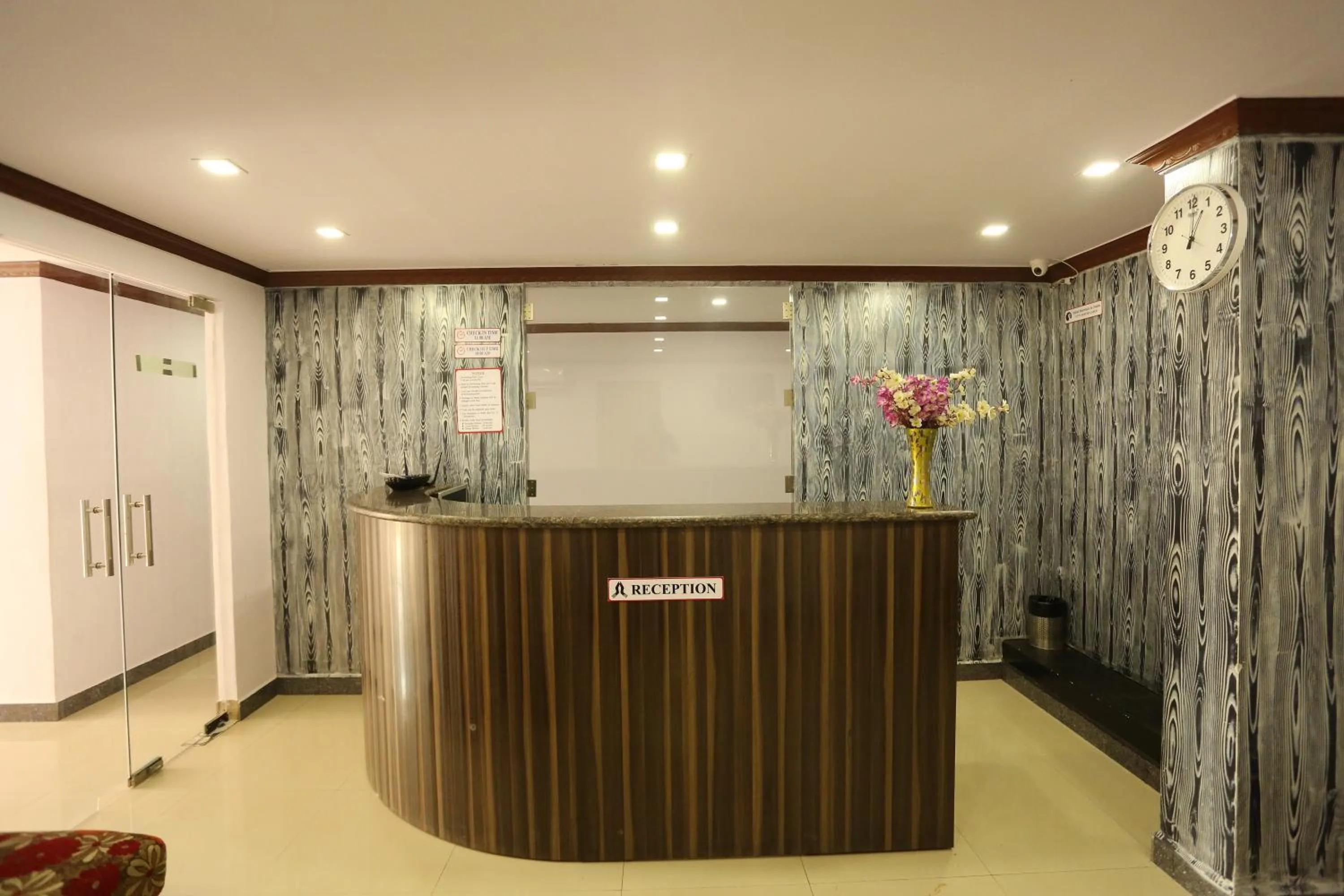 Lobby or reception in Motel La Grandeur
