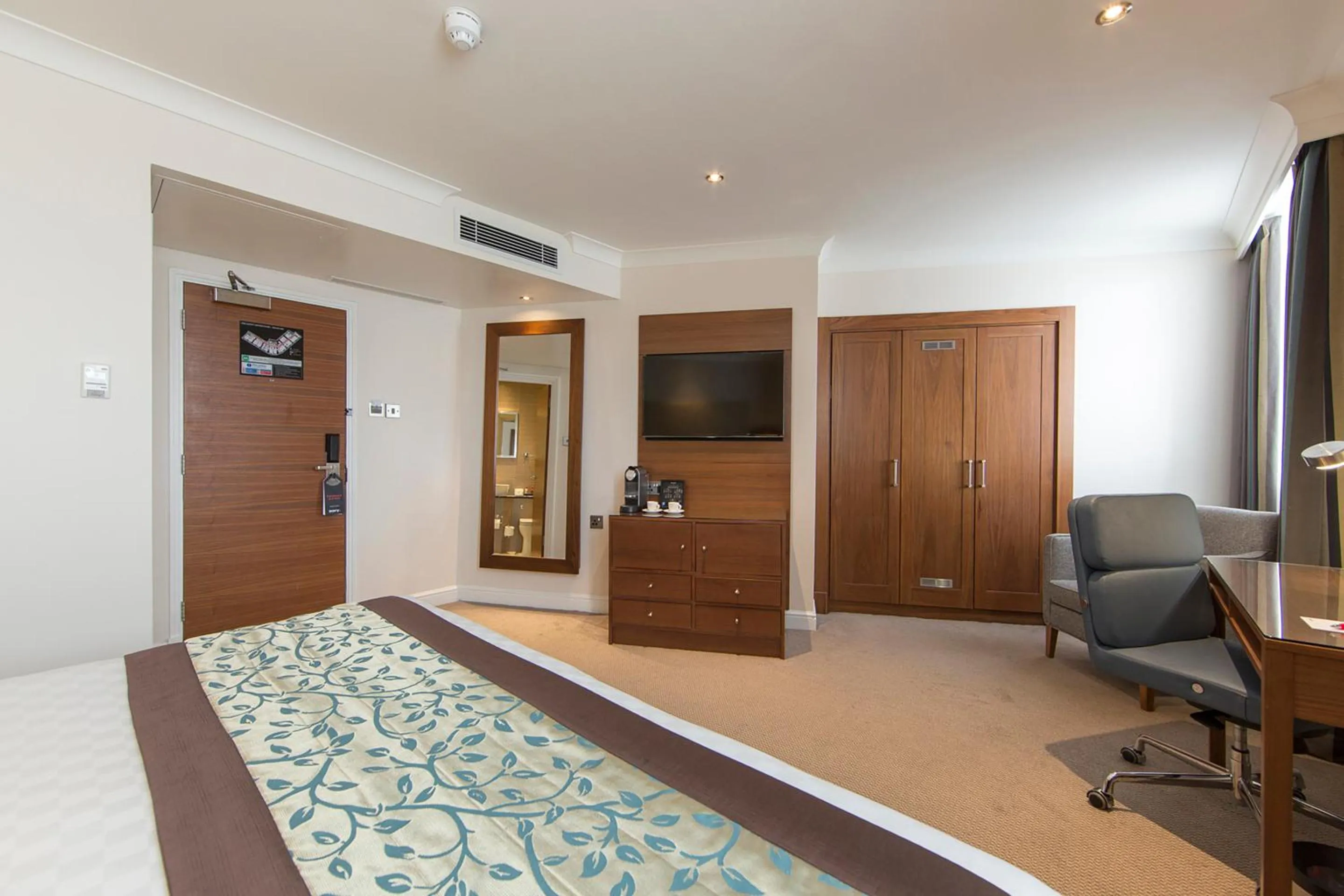 Bedroom in Thistle London Piccadilly