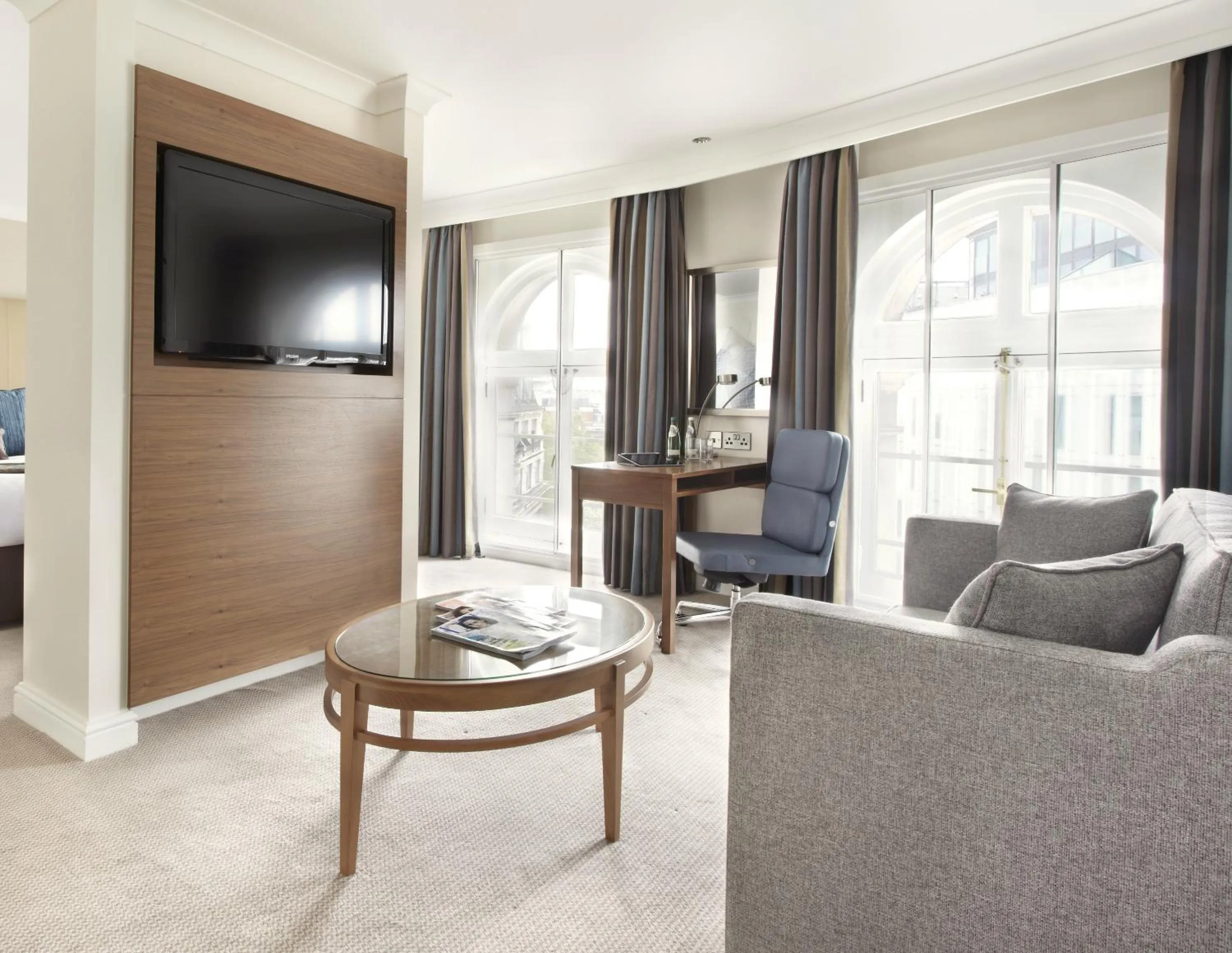 Seating area in Thistle London Piccadilly