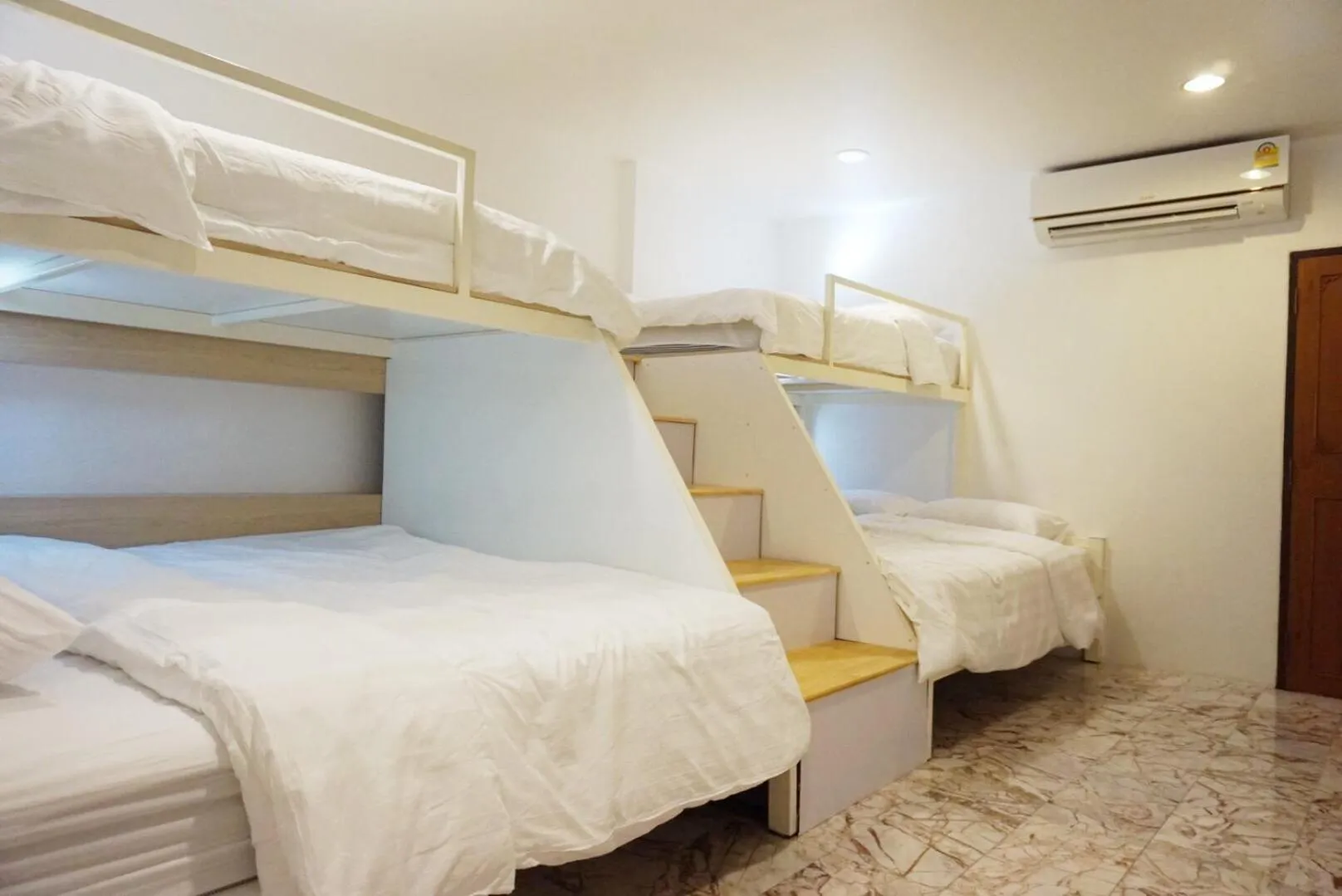 Bed in Boon Street Hostel