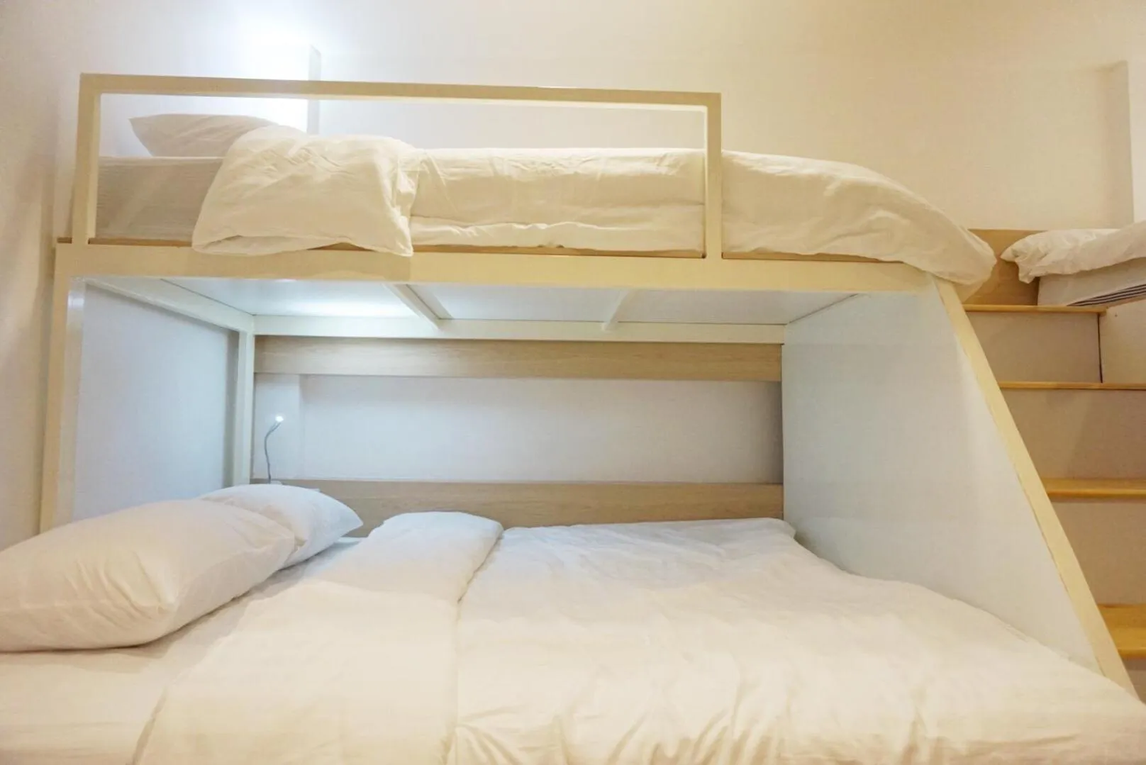 Bed in Boon Street Hostel
