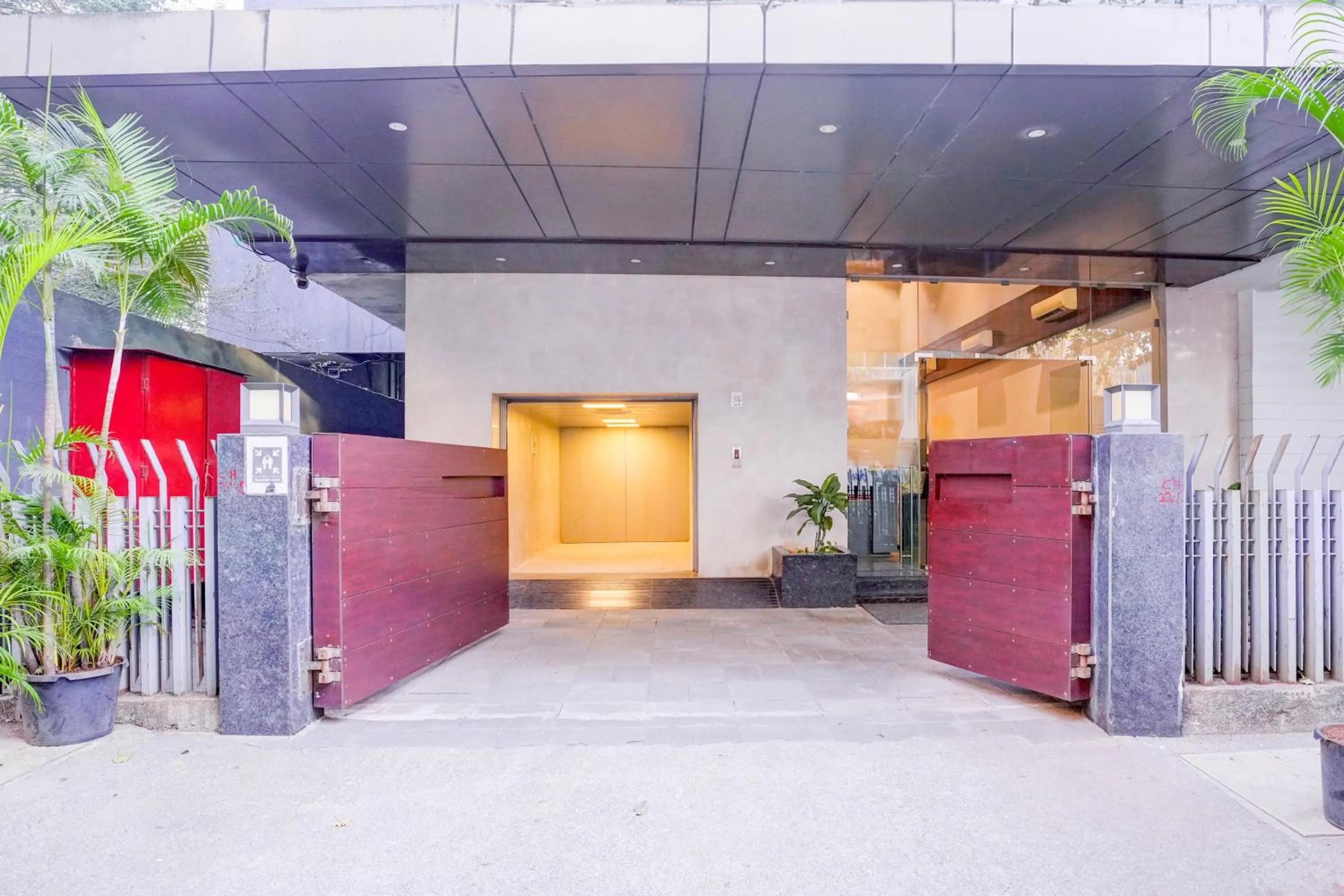 Facade/entrance in Super Townhouse Oak Times Square Le Western