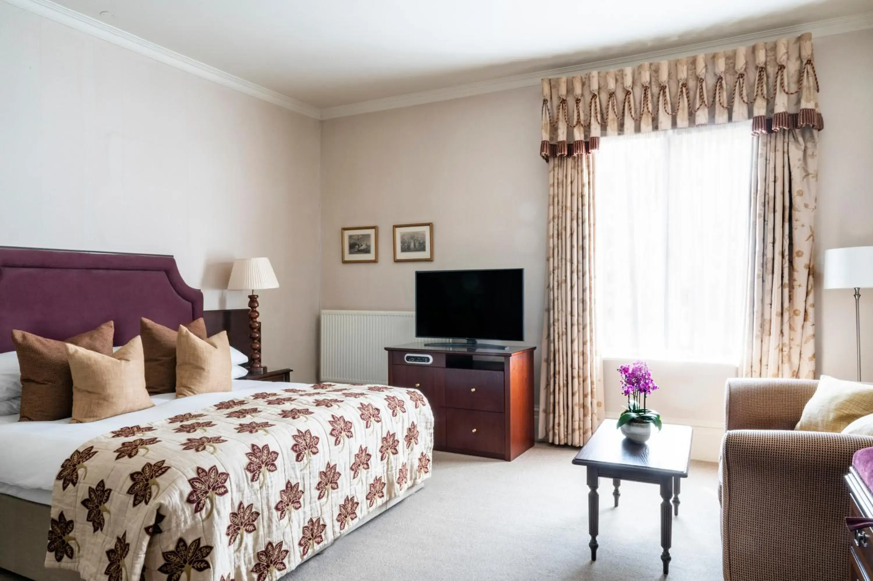 Deluxe Double Room in Audleys Wood Hotel, Basingstoke Deluxe Double Room in Audleys Wood Hotel, Basingstoke