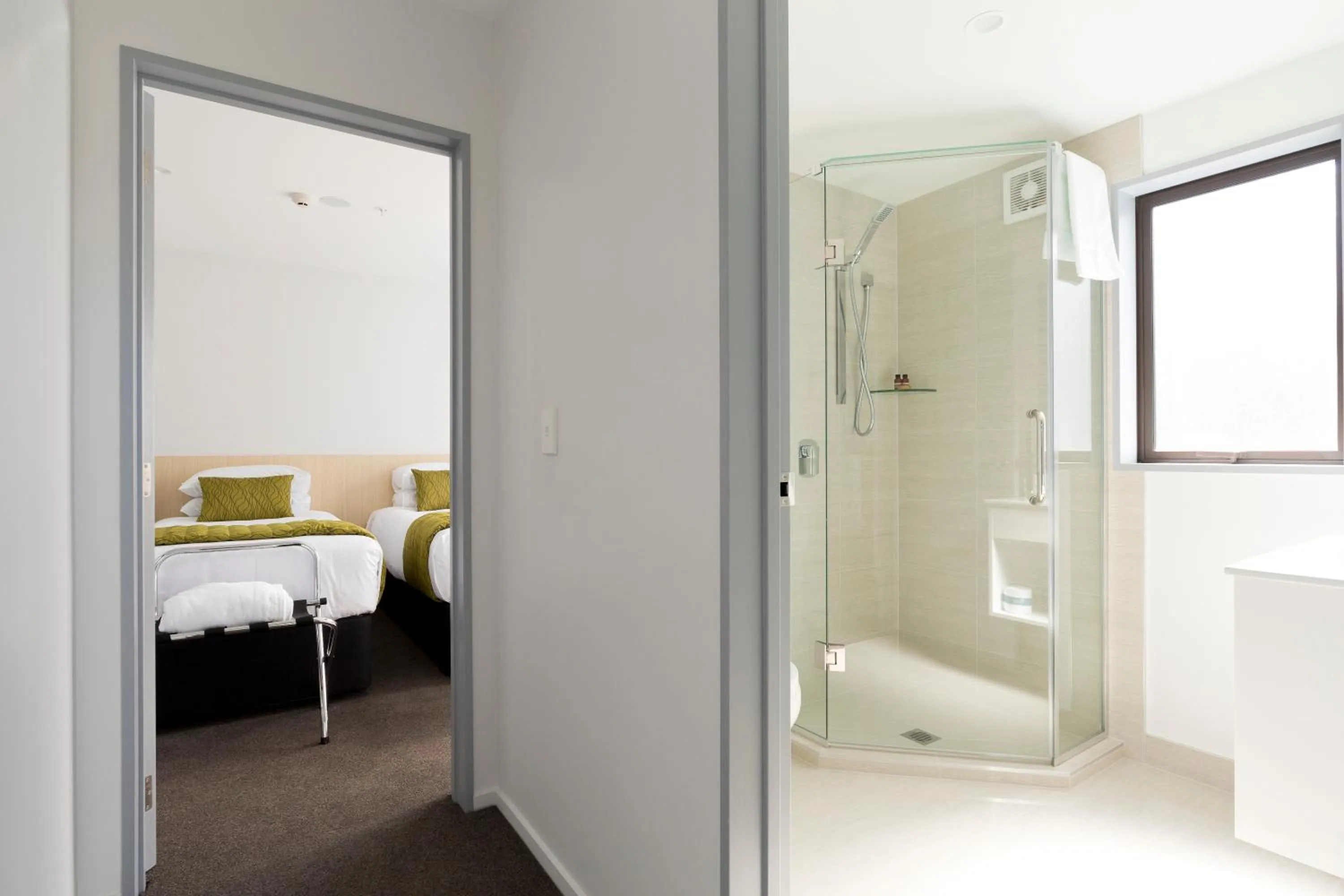 Bathroom in 2 on Whiteleigh and 239 on Lincoln Motel