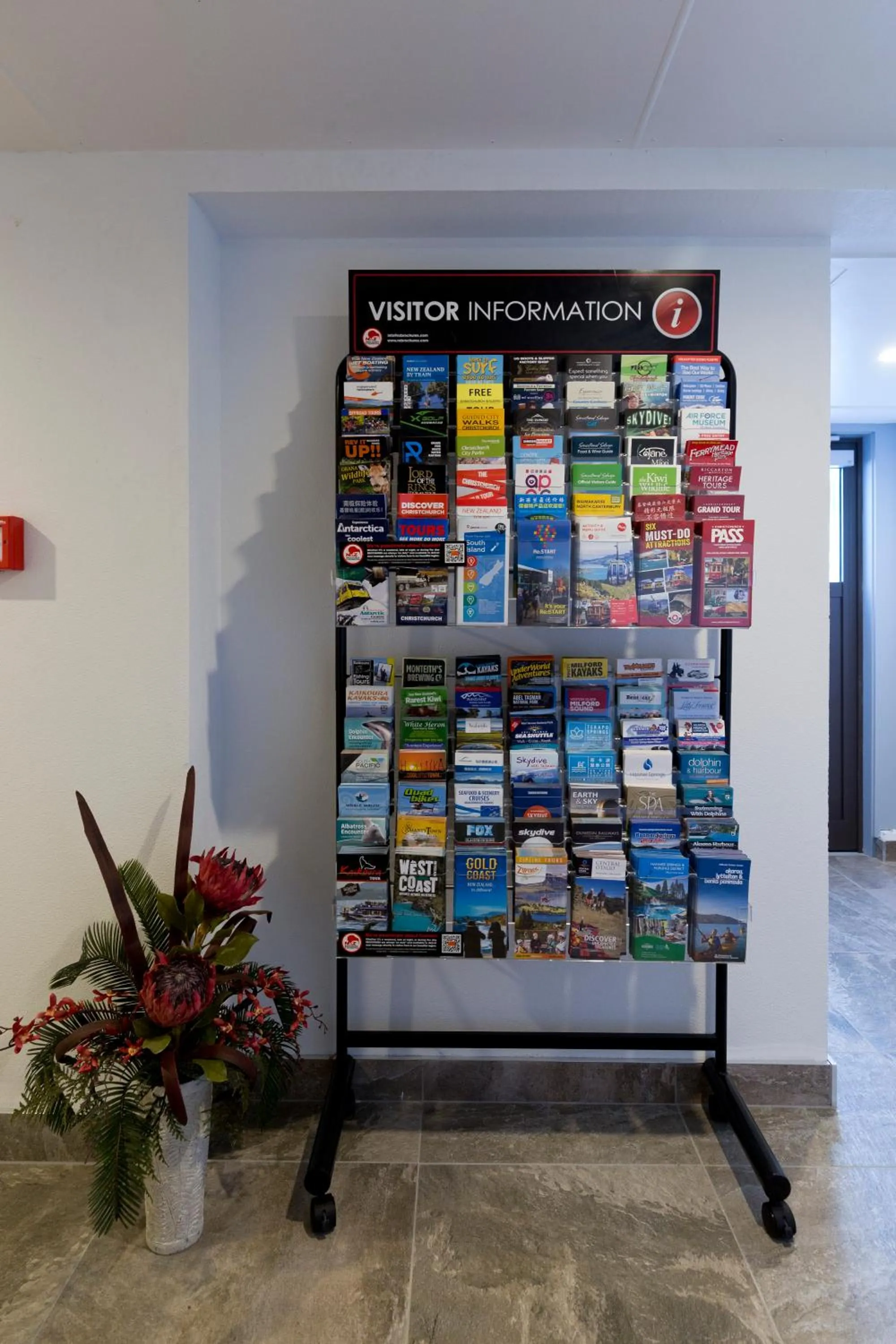 Entertainment in 2 on Whiteleigh and 239 on Lincoln Motel