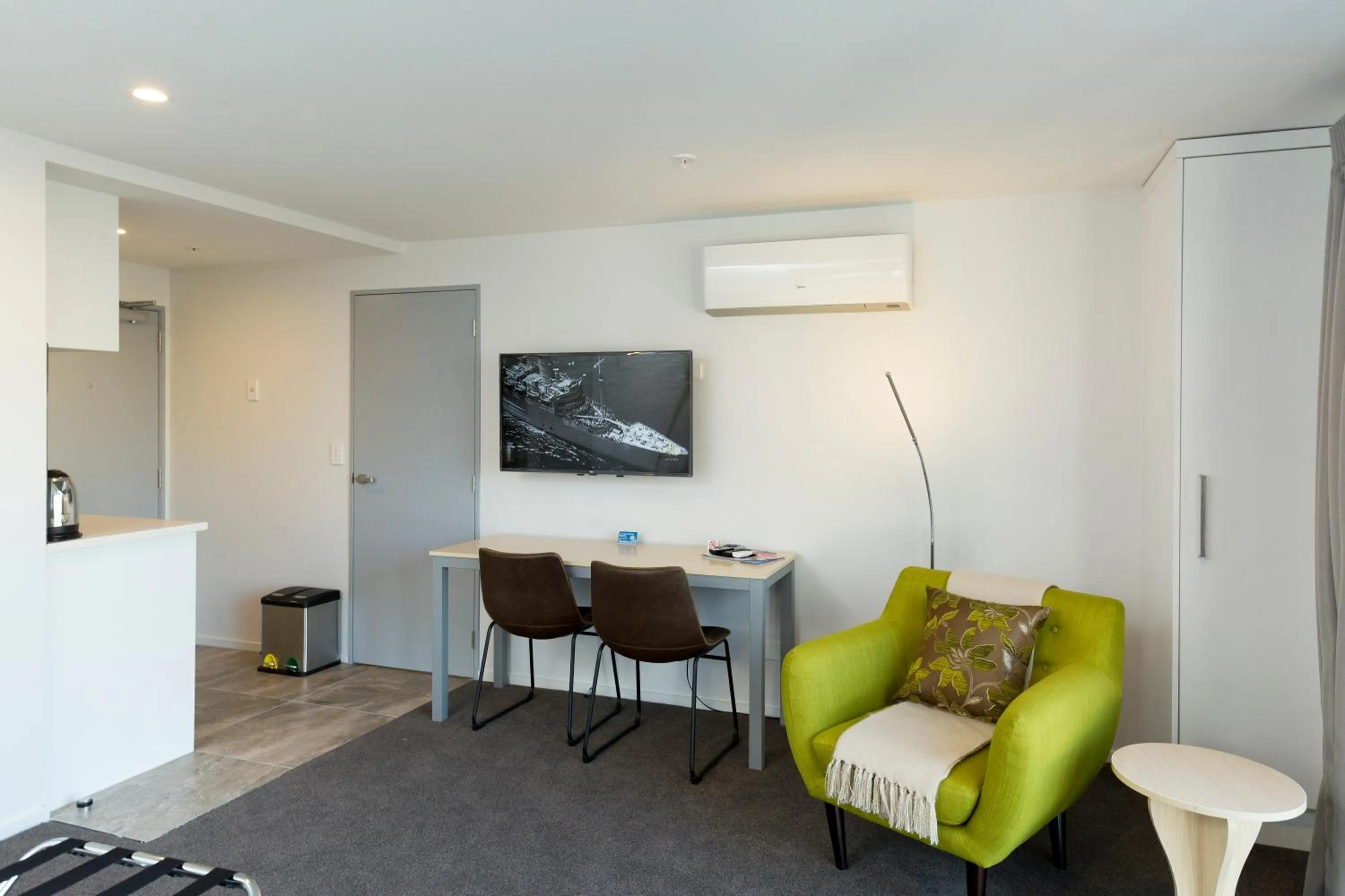 Living room in 2 on Whiteleigh and 239 on Lincoln Motel