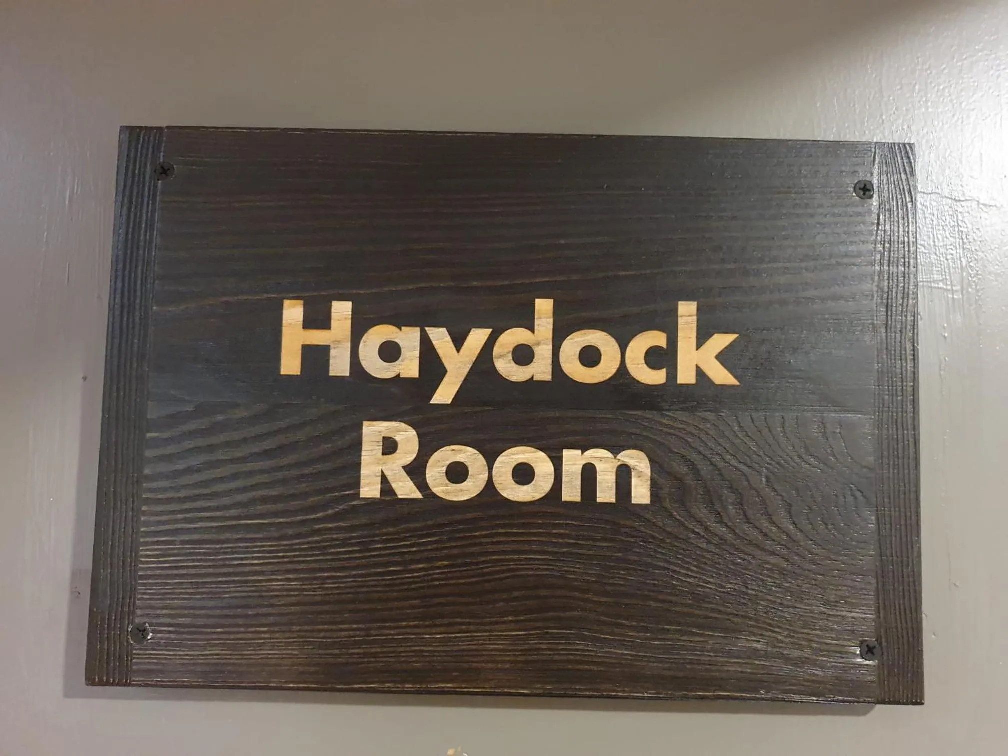 Text overlay in Knowsley Inn & Lounge