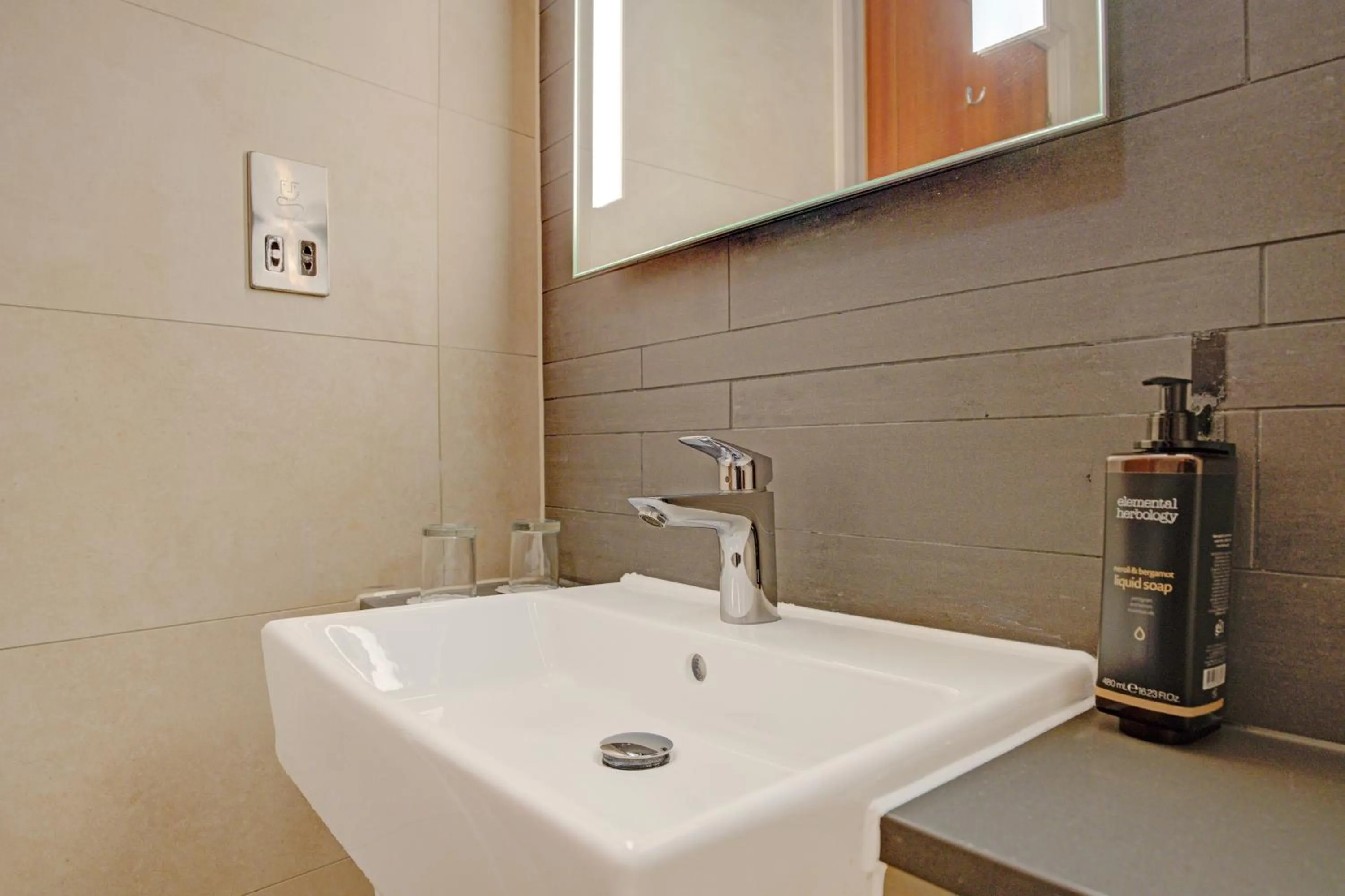 Bathroom in Atlantic Tower Hotel Liverpool By Sunday