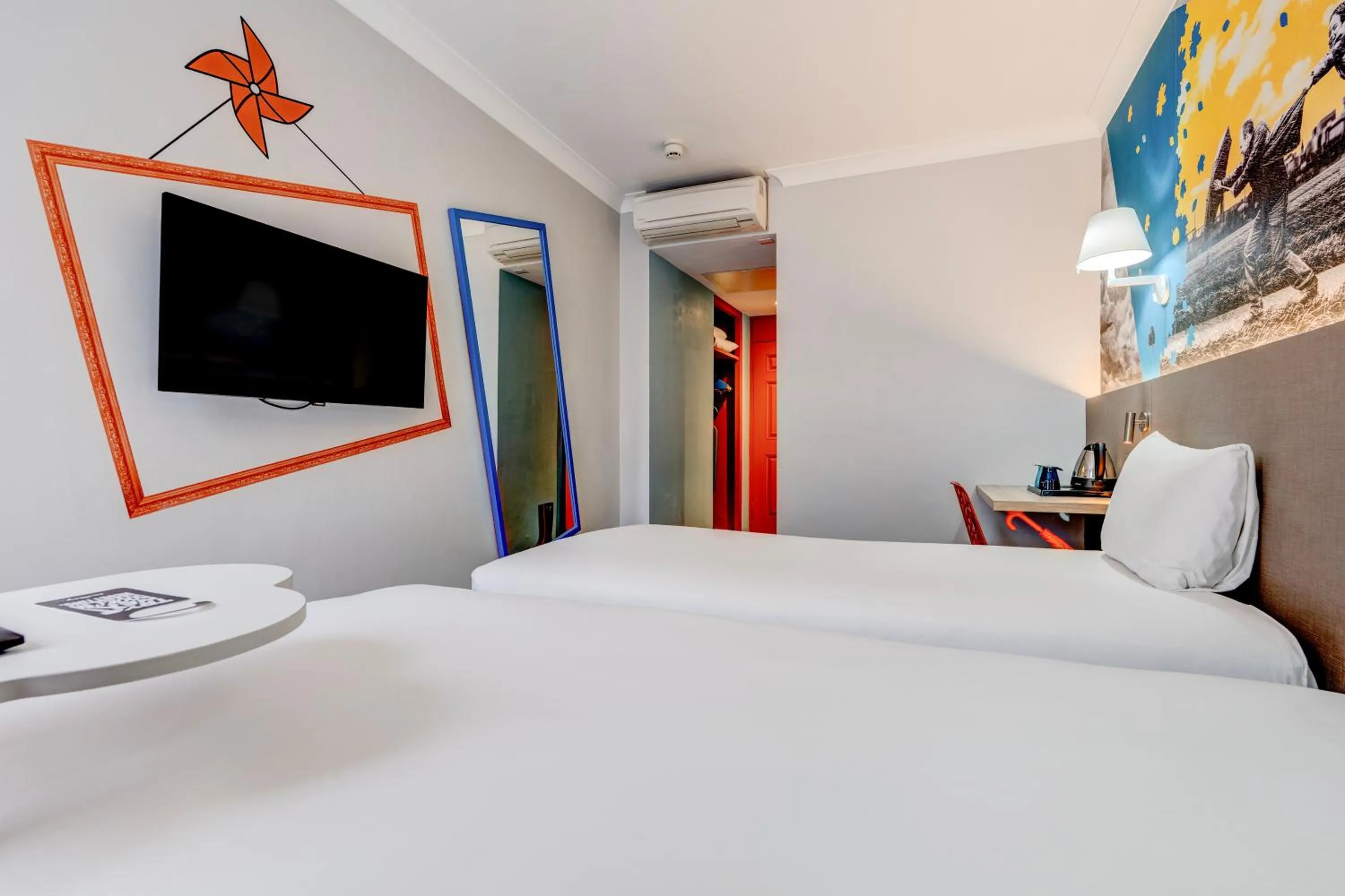 Bedroom, Bed in Manchester Portland By Sunday