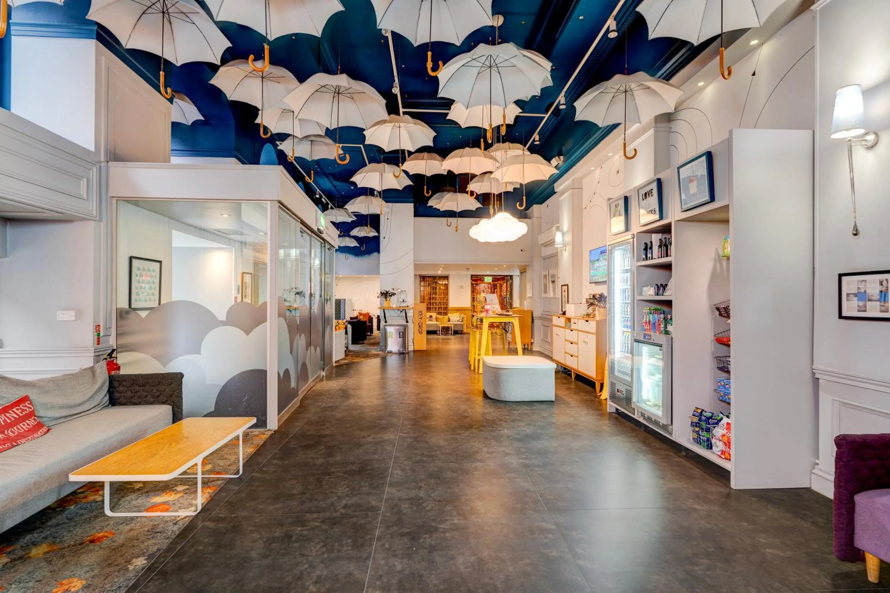 Lobby or reception in Manchester Portland By Sunday