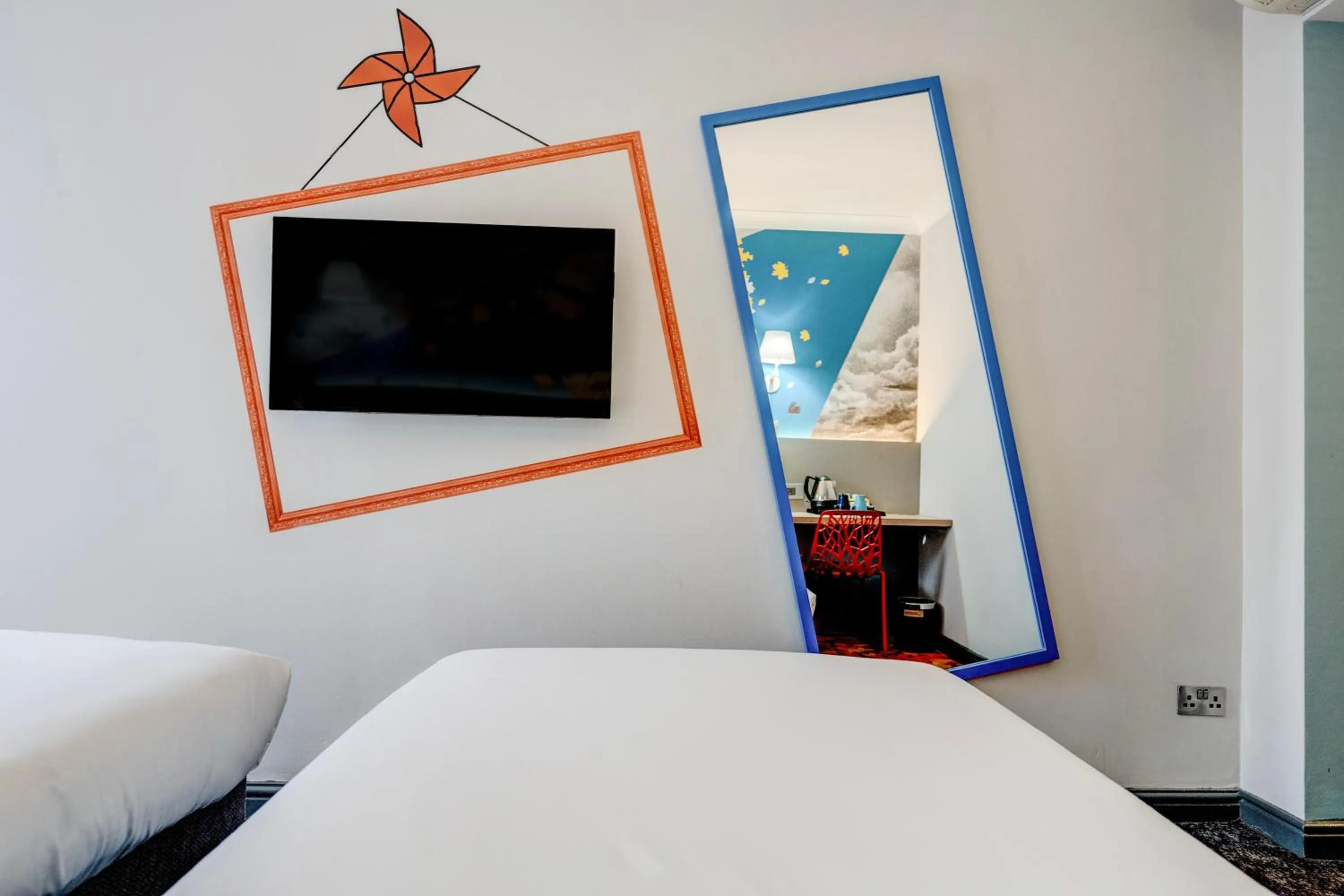 Bed in Manchester Portland By Sunday