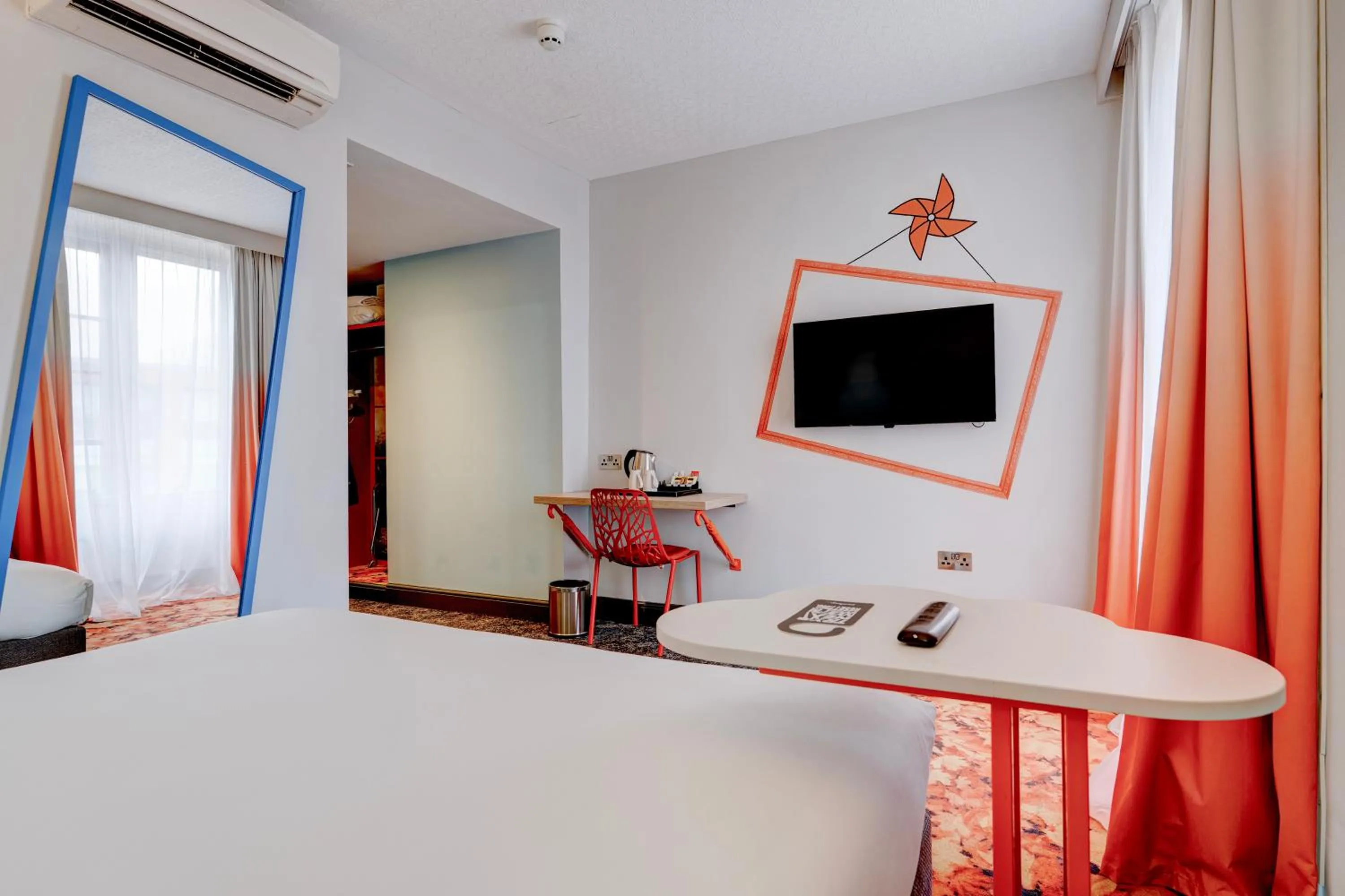 Bedroom, Bed in Manchester Portland By Sunday