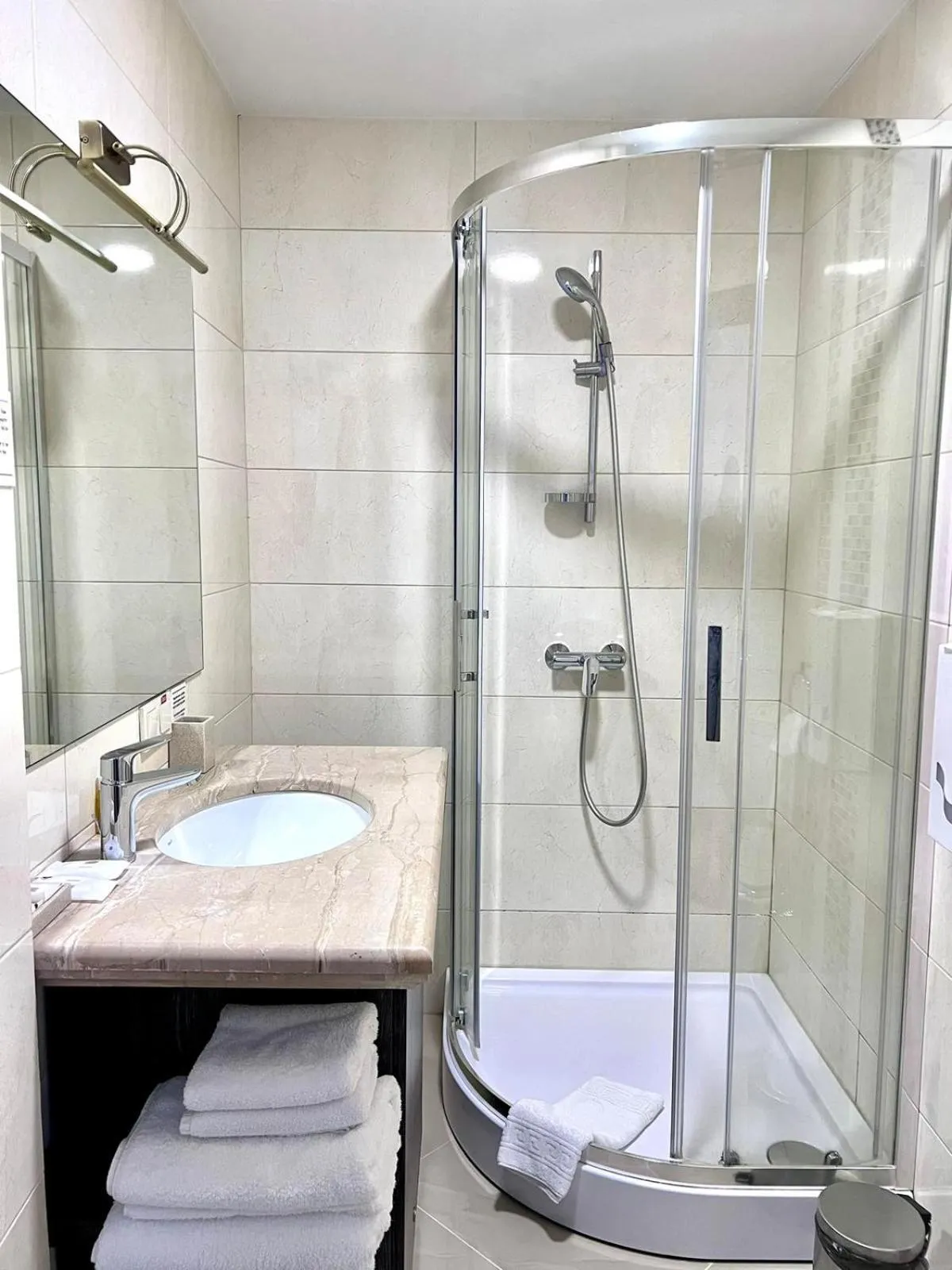 Shower in SPA Hotel Galera