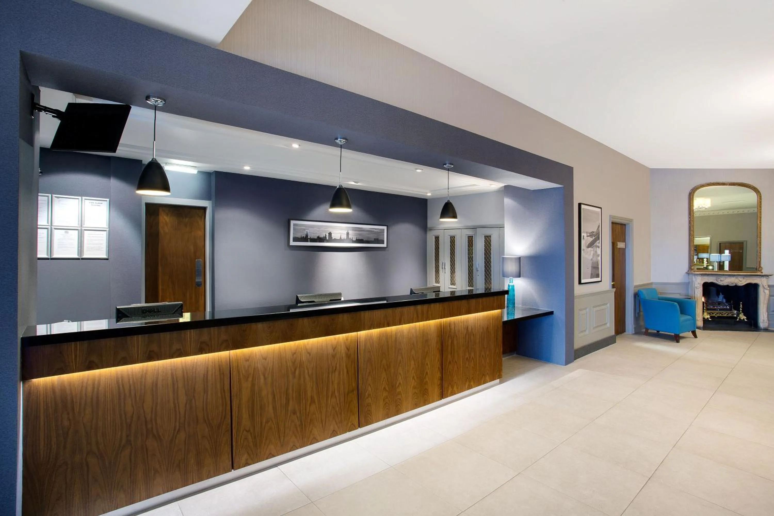 Lobby or reception in Leonardo Hotel and Conference Venue Aberdeen Airport