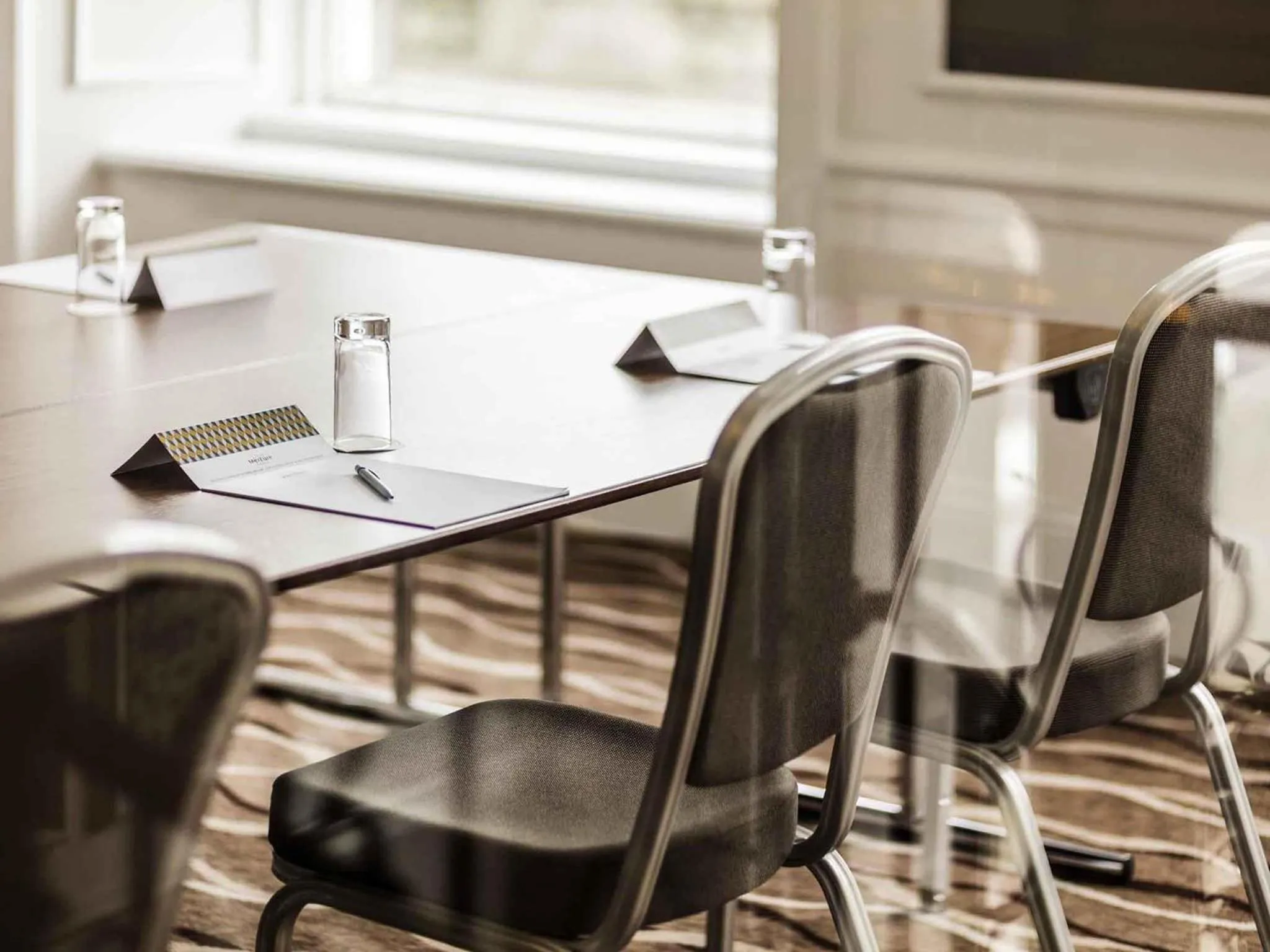 Lounge or bar in Mercure Aberdeen Caledonian Hotel