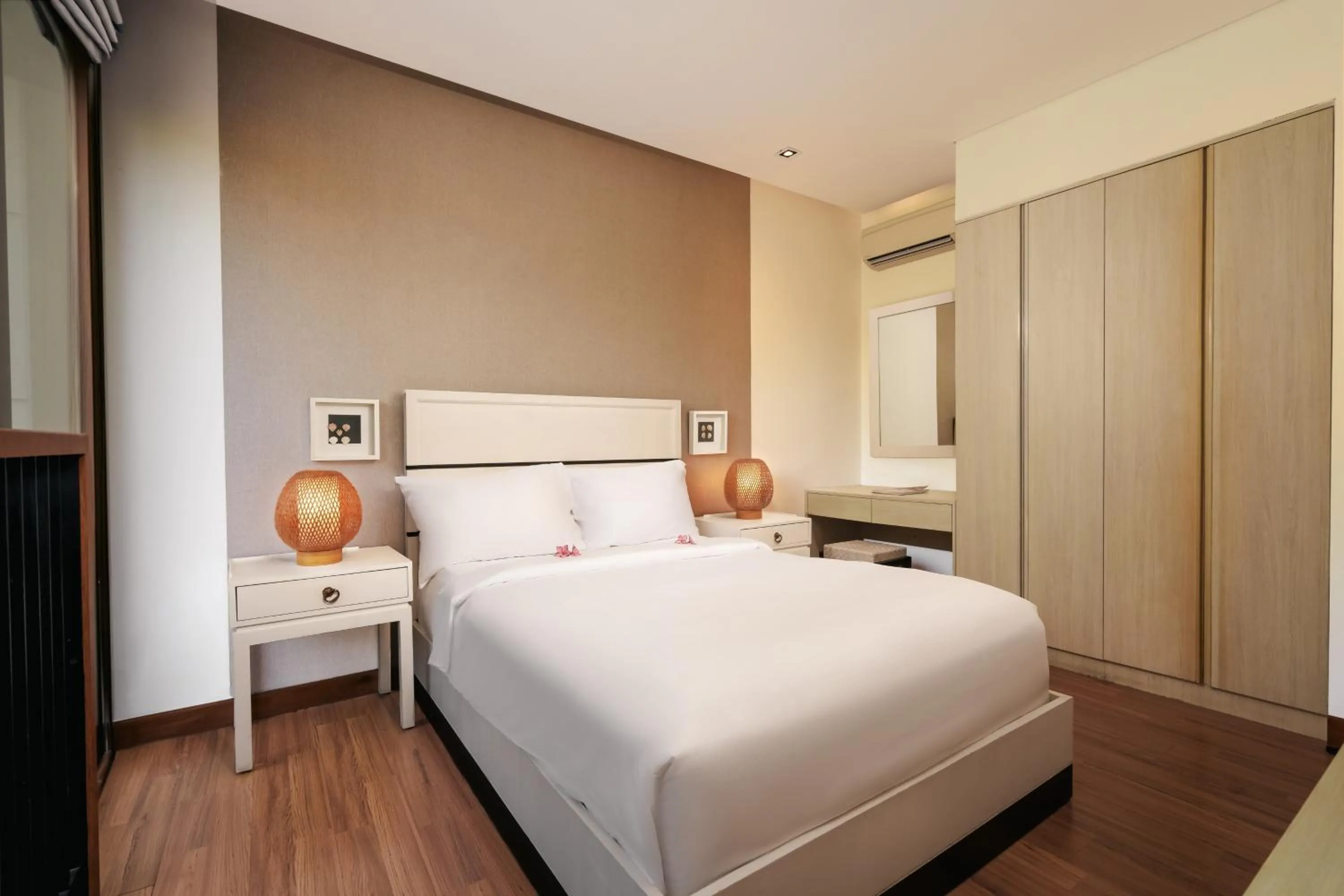 Bed in Laguna Parkside Lăng Cô