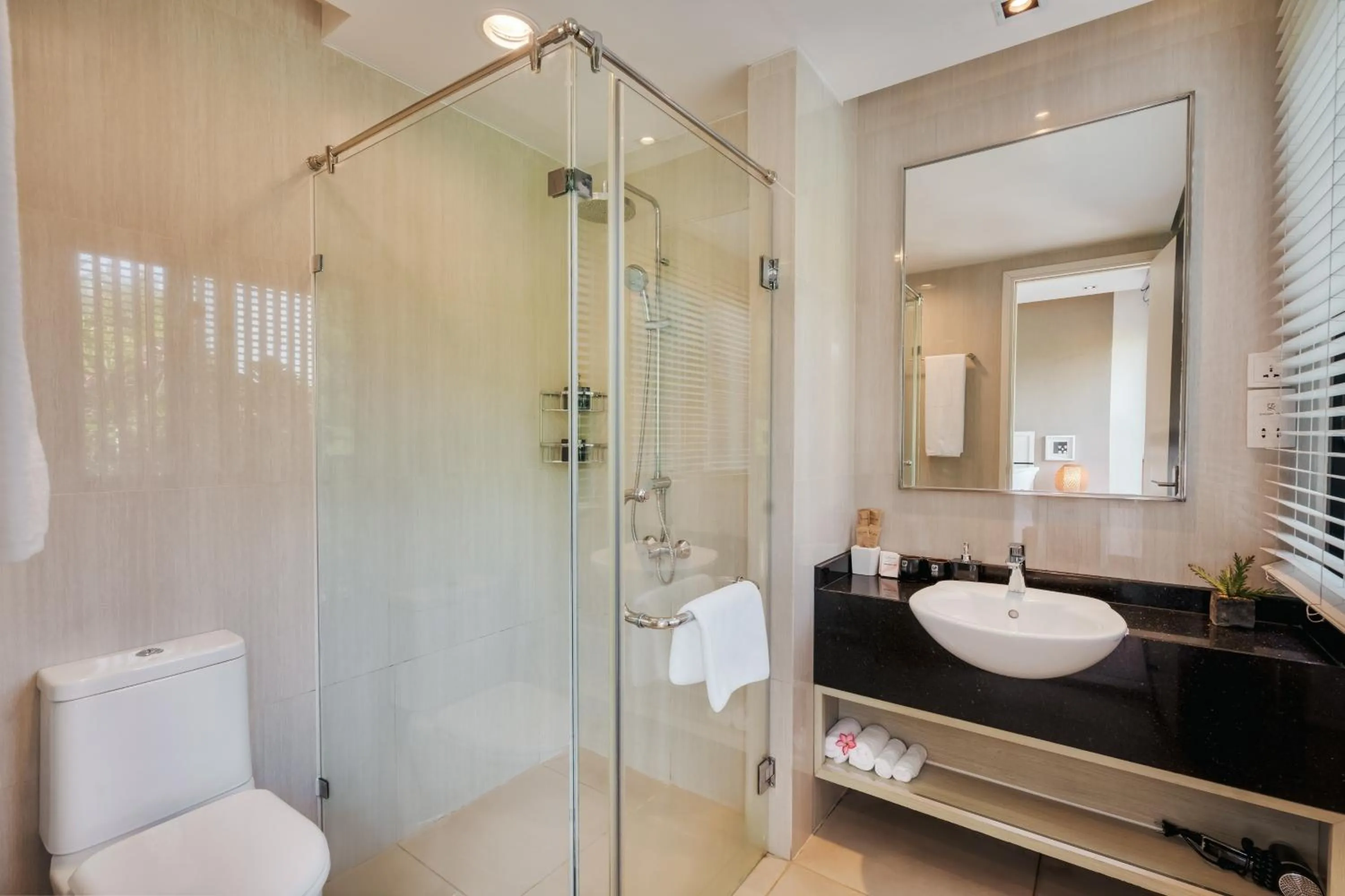 Bathroom in Laguna Parkside Lăng Cô