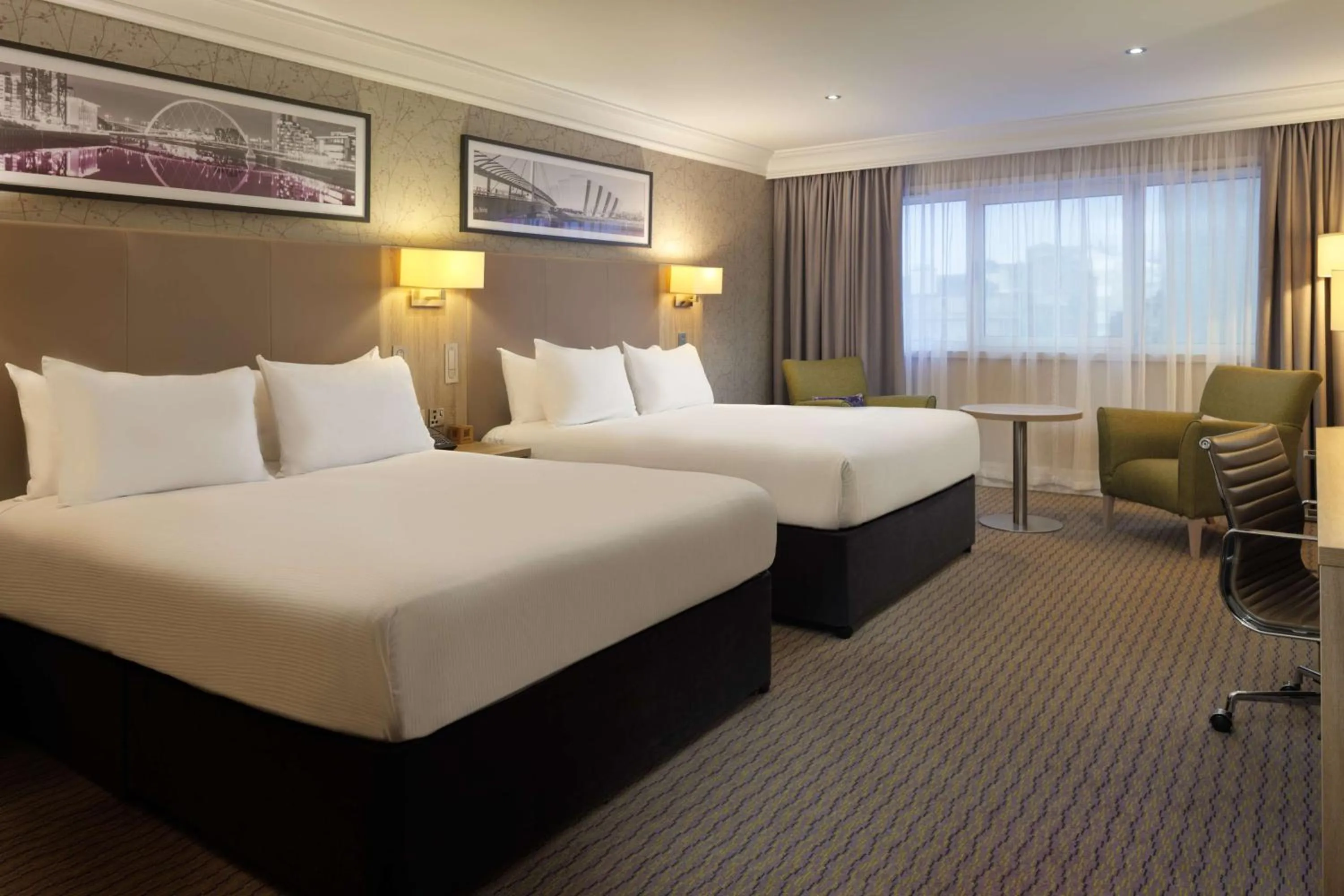 Photo of the whole room, Bed in DoubleTree by Hilton Glasgow Central