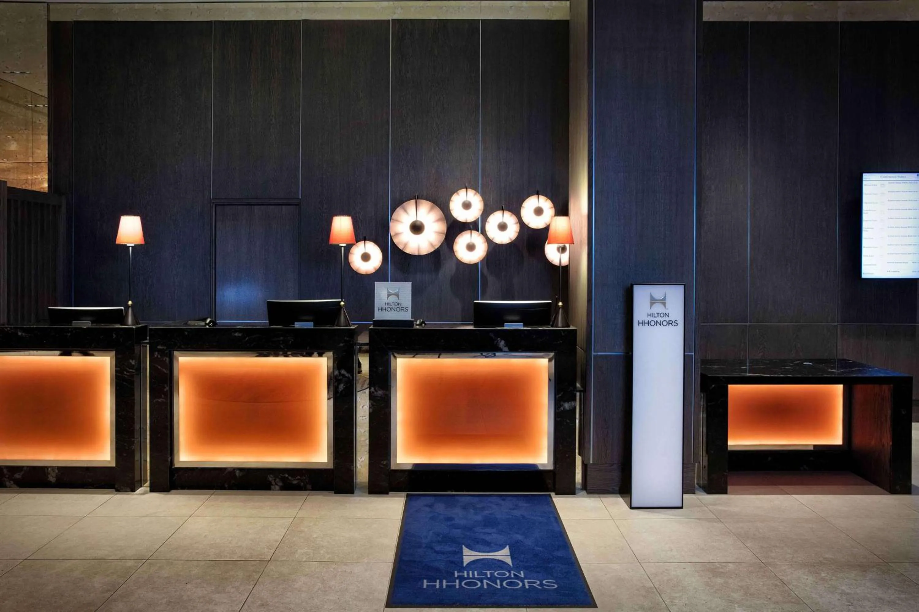 Lobby or reception in DoubleTree by Hilton Glasgow Central