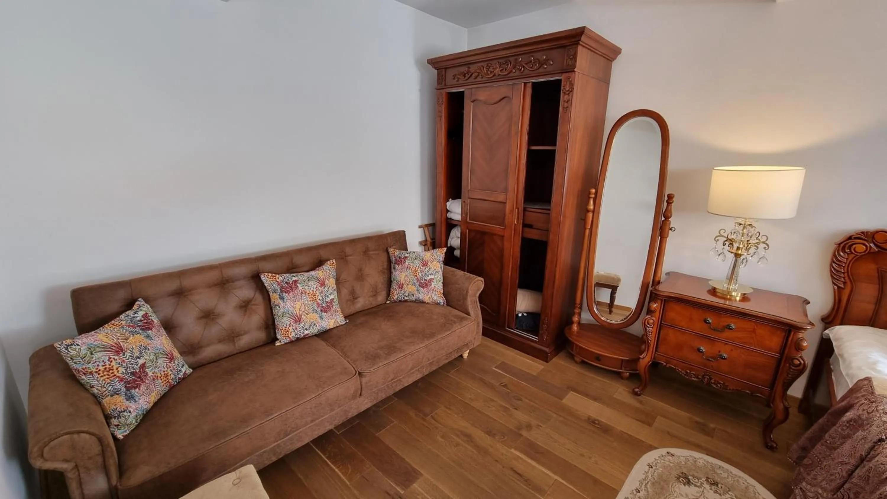 Photo of the whole room in Cetatea Medievala