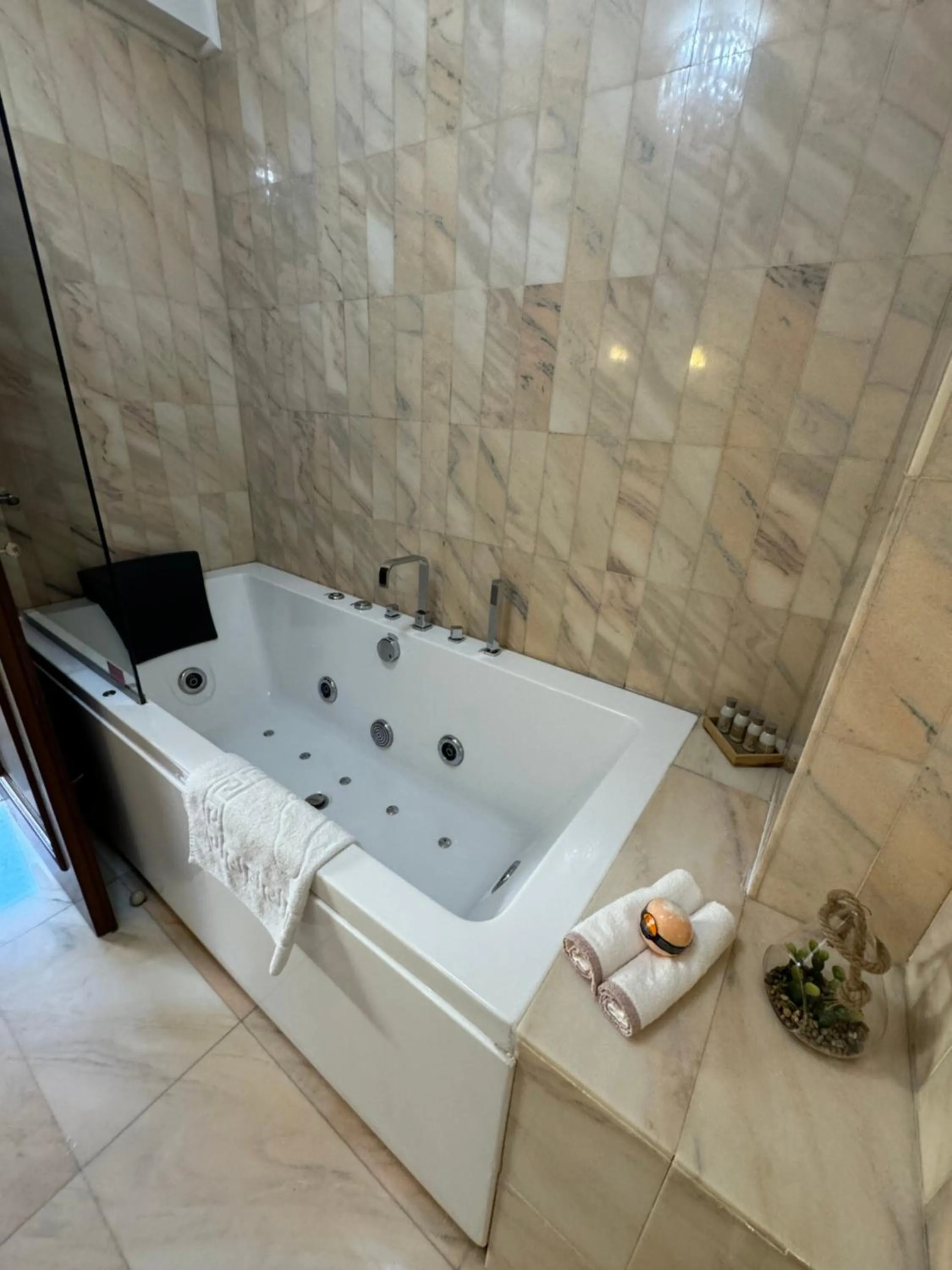 Hot Tub in Cetatea Medievala