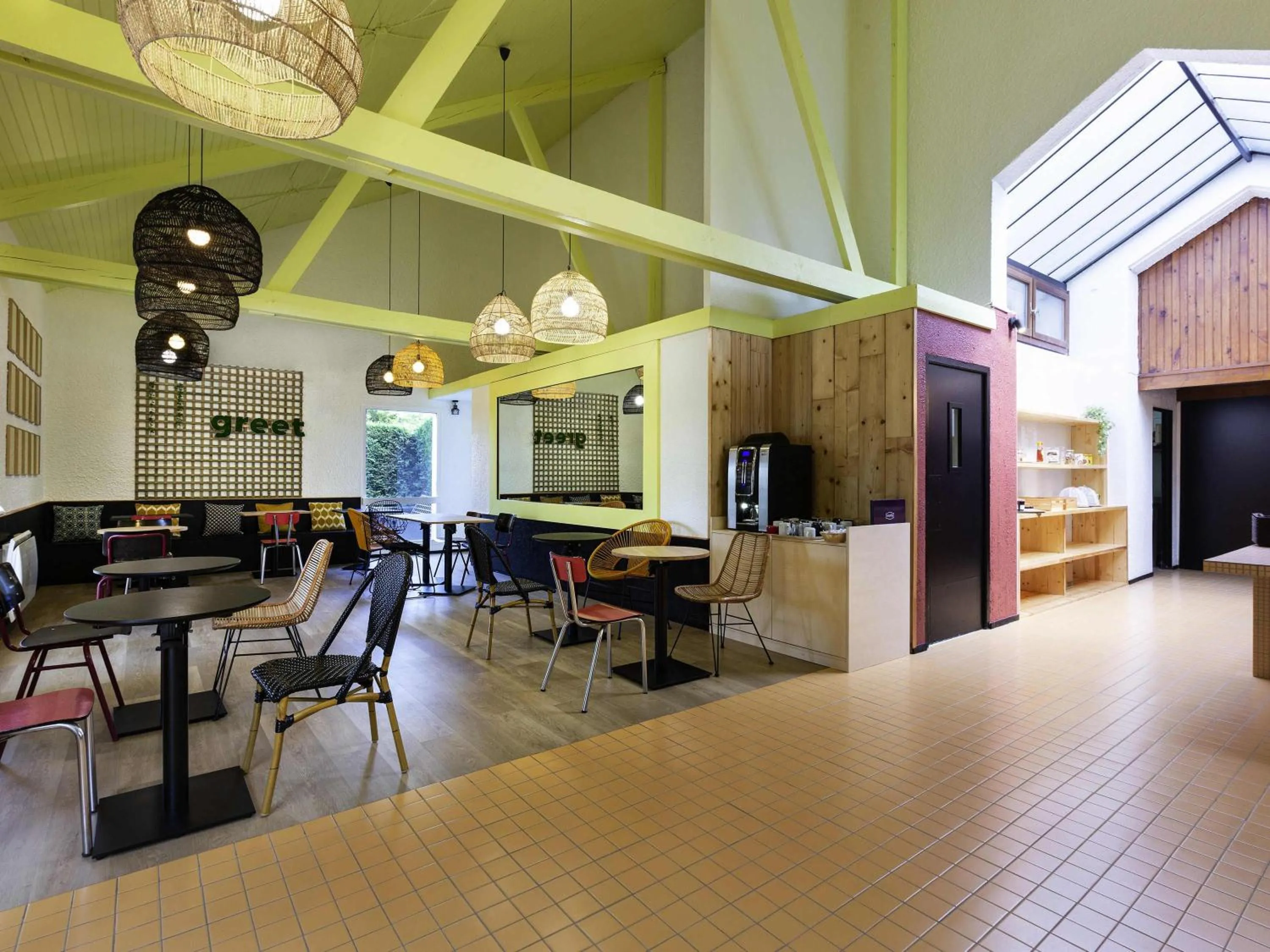 Breakfast in Greet Hôtel Villeneuve la Garenne - rénové