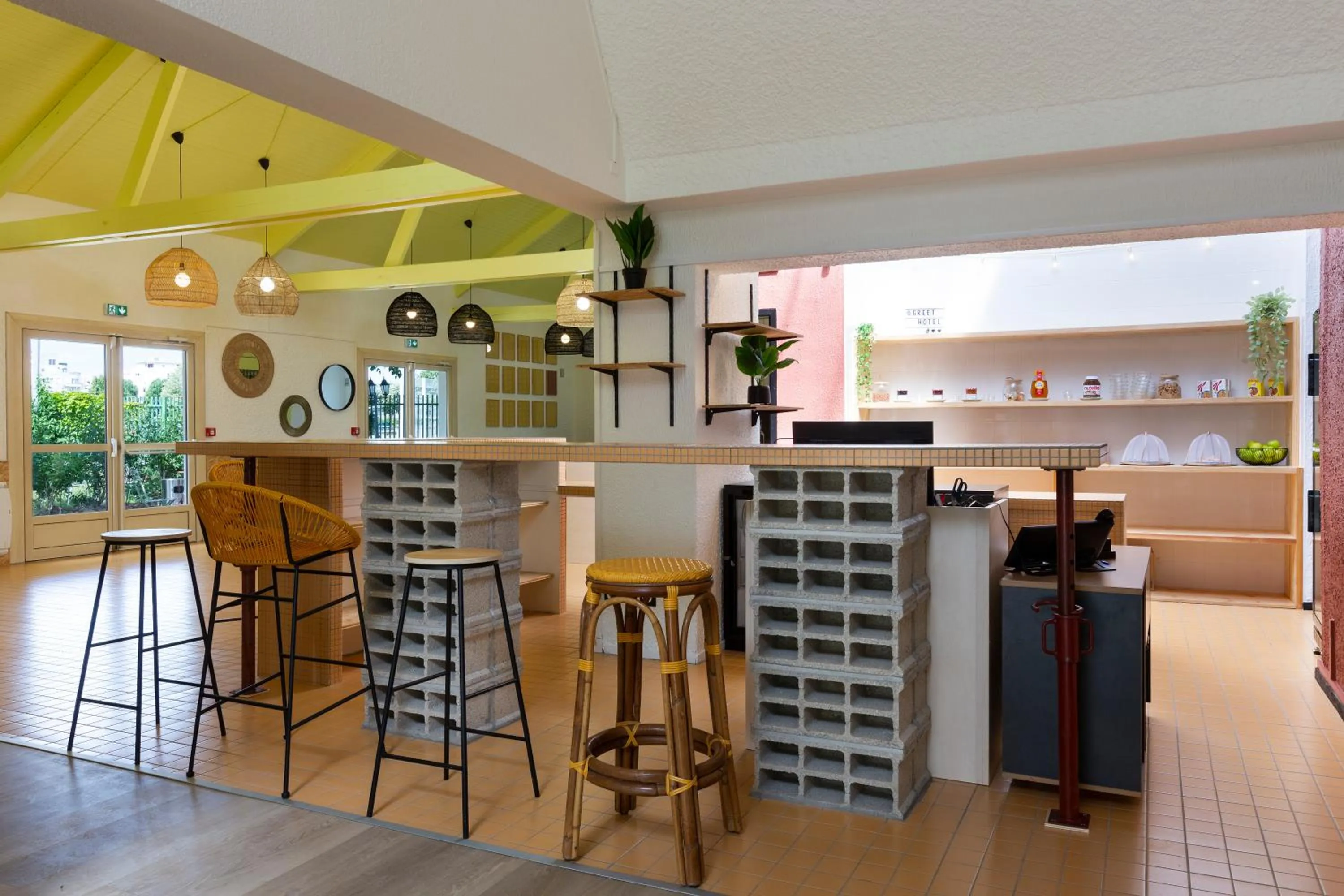 Lobby or reception in Greet Hôtel Villeneuve la Garenne - rénové