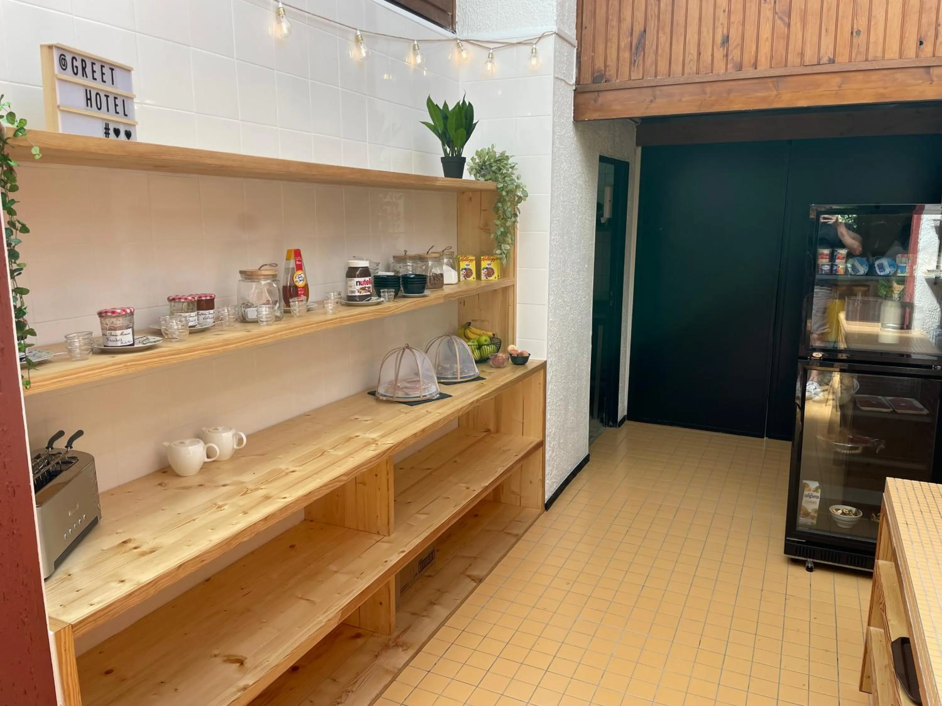 Breakfast in Greet Hôtel Villeneuve la Garenne - rénové